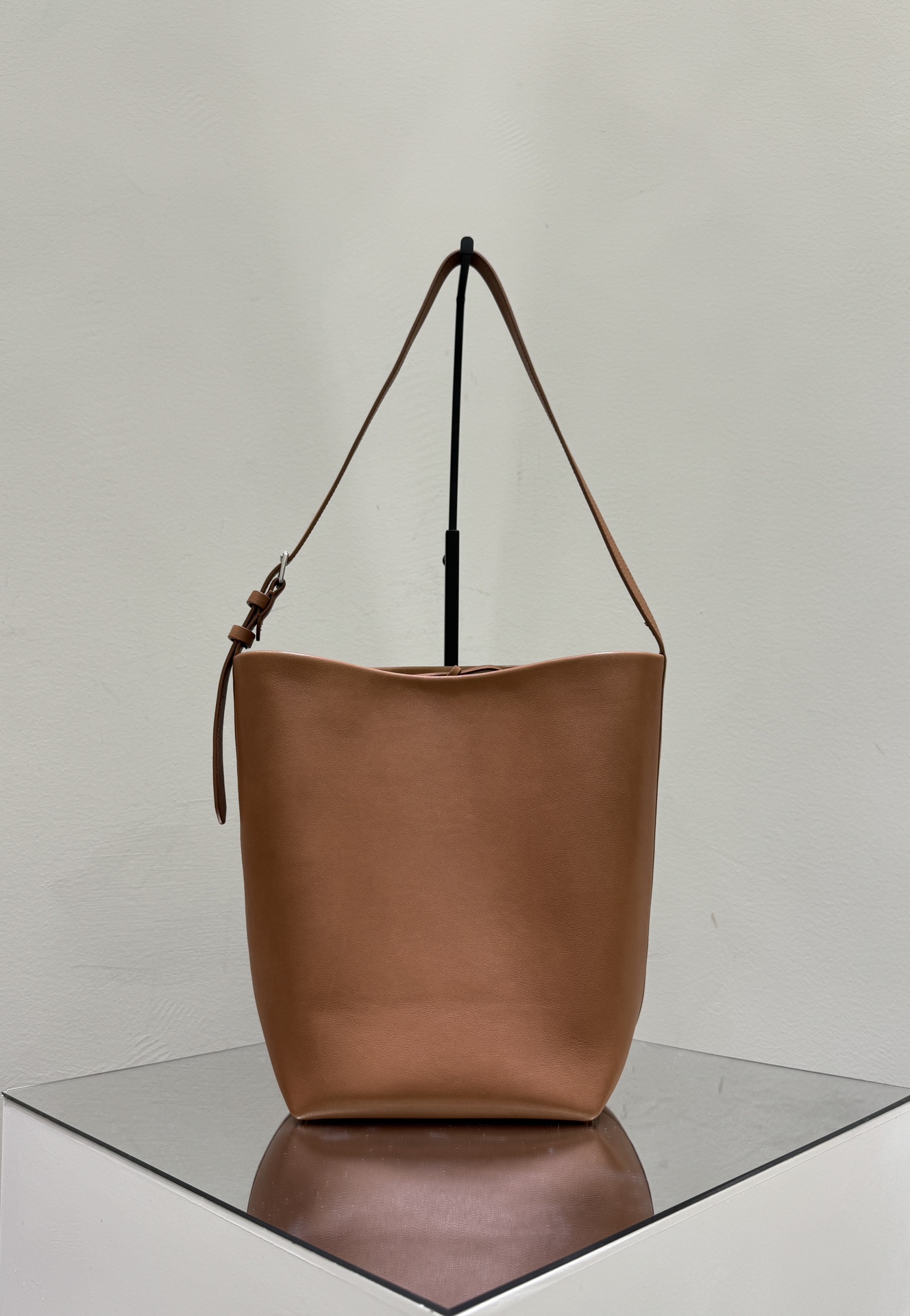 더로우 가방 75483 The Row Bag