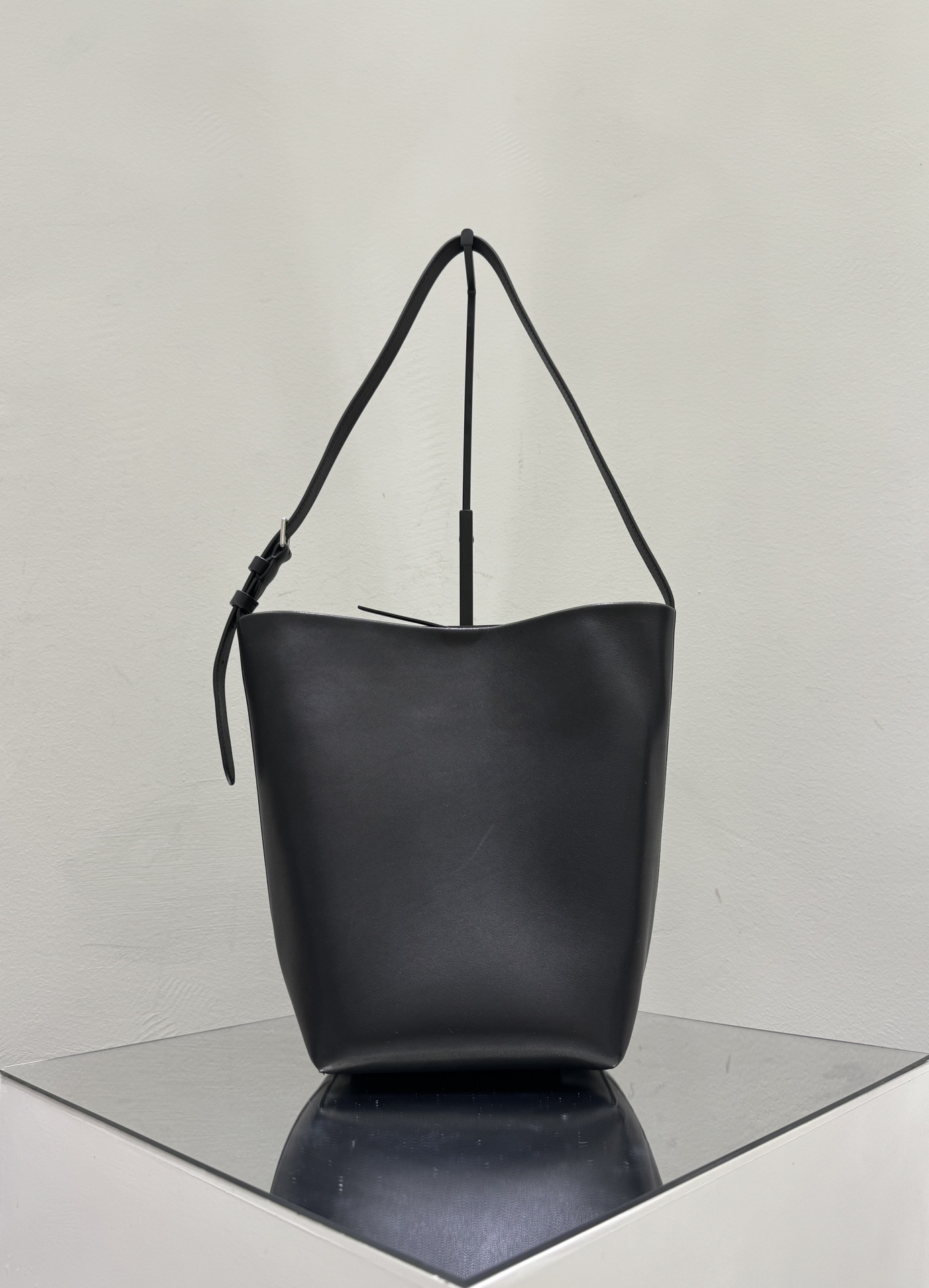 더로우 가방 75761 The Row Bag