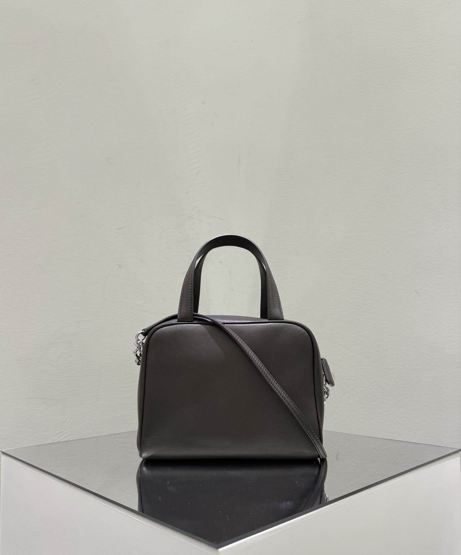 더로우 가방 75704 The Row Bag