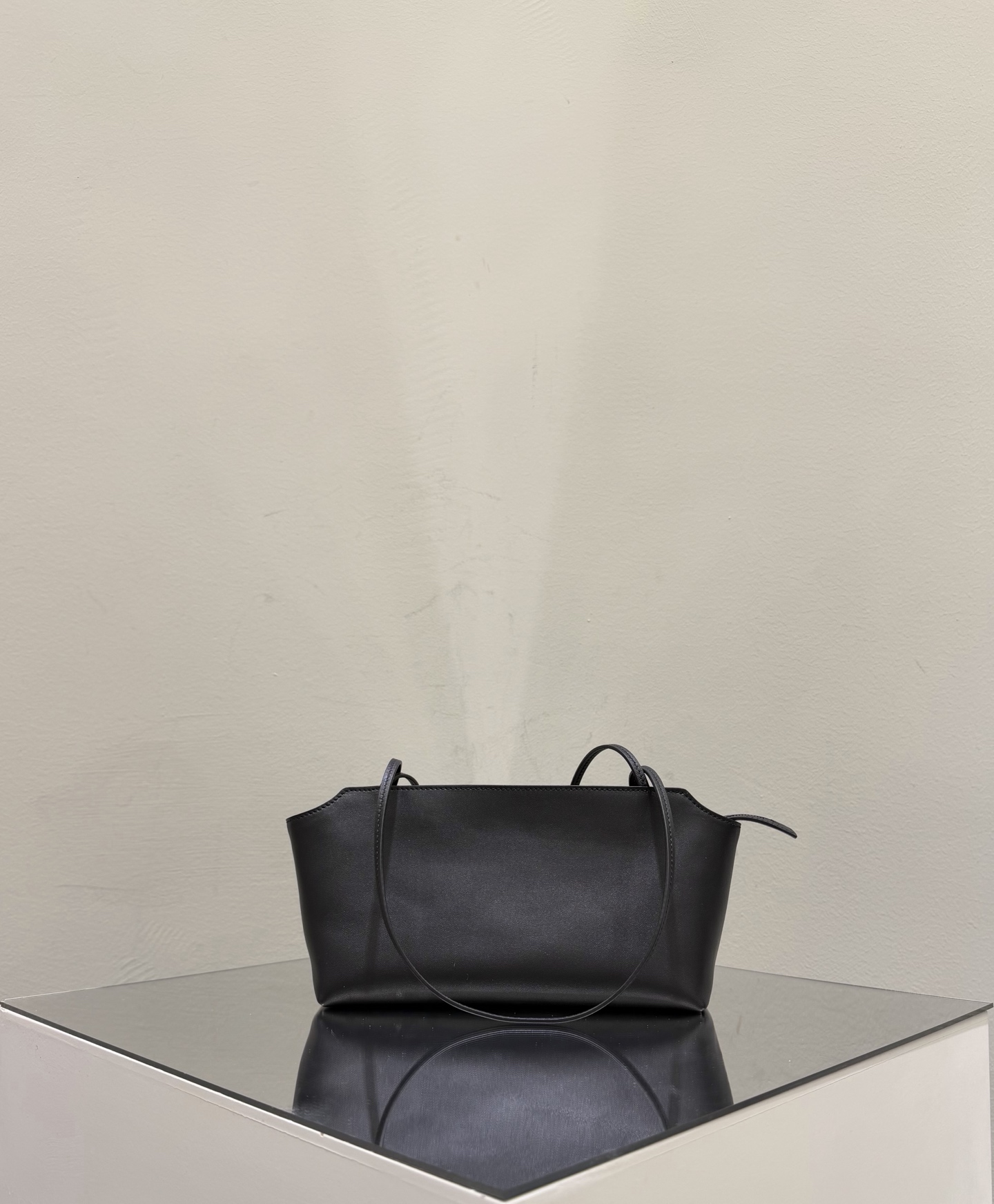 더로우 가방 75712 The Row Bag
