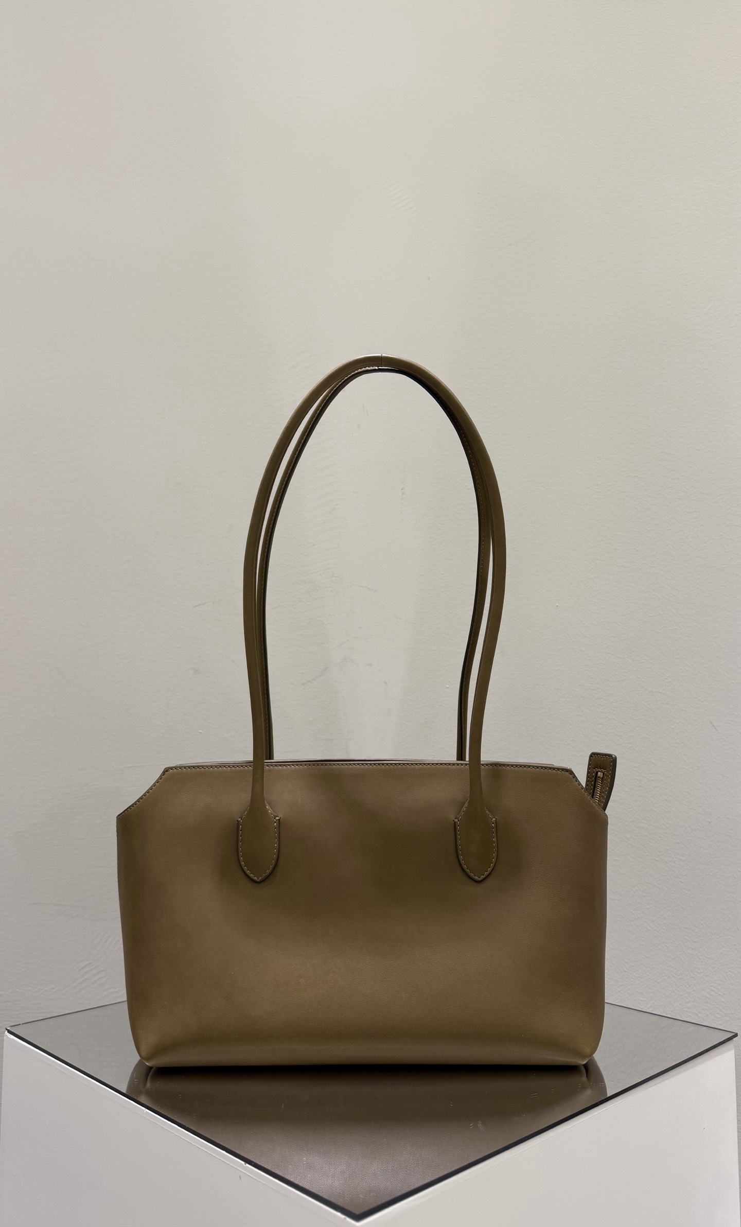 더로우 가방 75627 The Row Bag