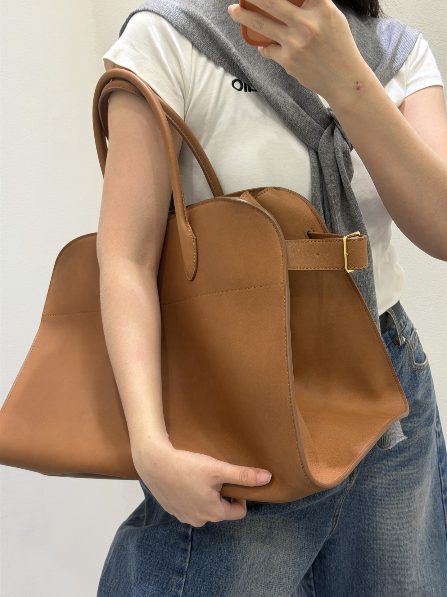 더로우 가방 Margaux 17 The Row Bag