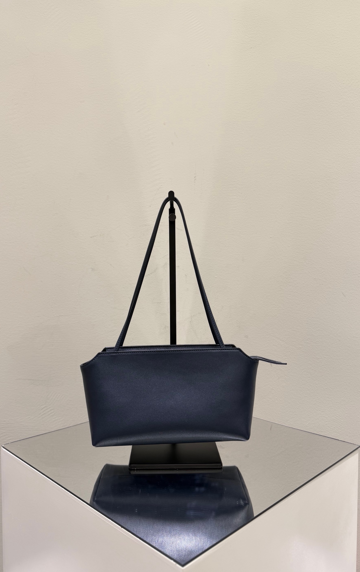 더로우 가방 75598 The Row Bag