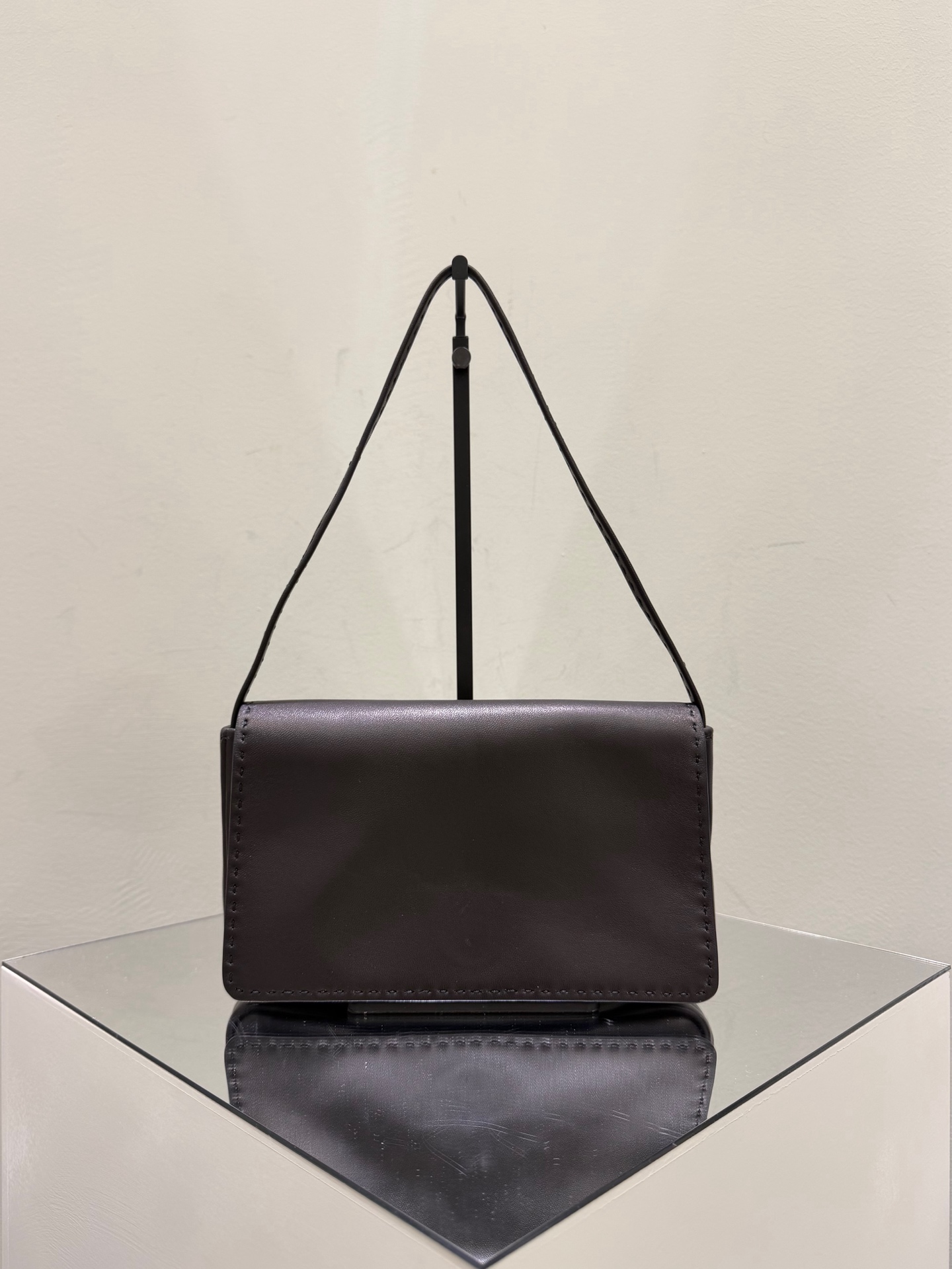 더로우 가방 75264 The Row Bag