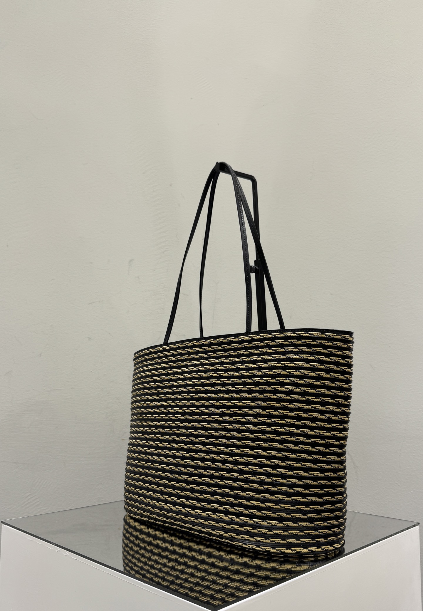 더로우 155316 가방 The Row Bag 상세 이미지 4