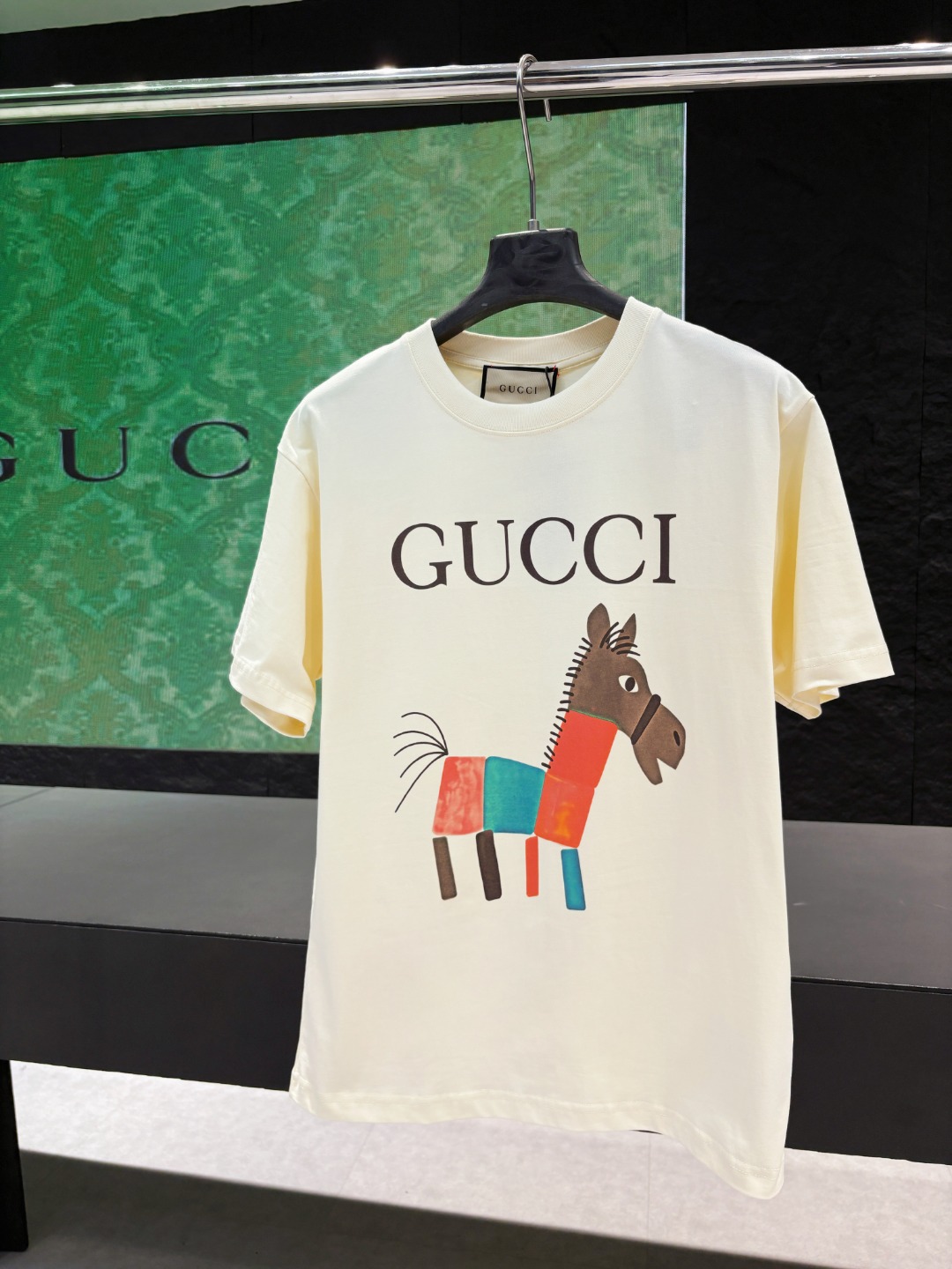 ￼ 【Nº de modelo】: 539, @65 ¡Nuevo producto Gucci! Camiseta de manga corta de alto gramaje de la colección de principios…