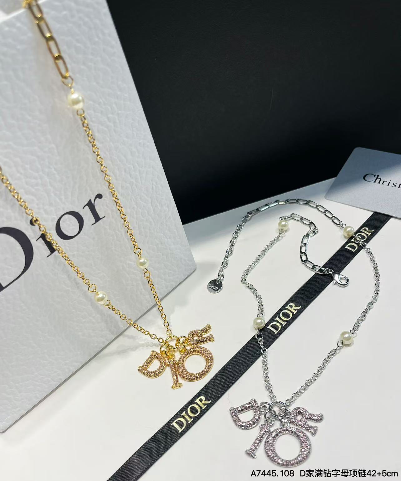 Dior Oblique Pattern Necklace: New Logo Designs 6 a1747226200060 8141