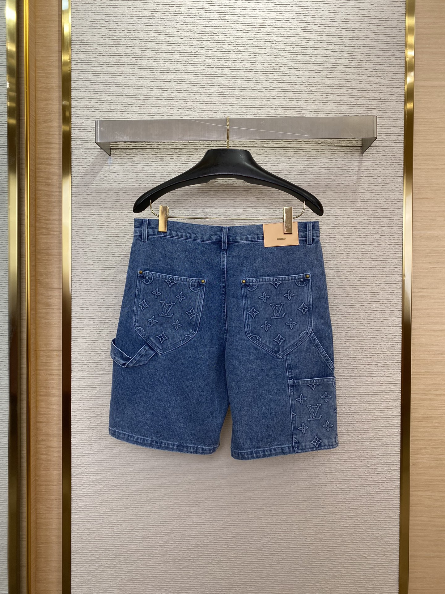 [Summer Shorts]LV denim embossed shortsMade of washed tannin fabric Gently