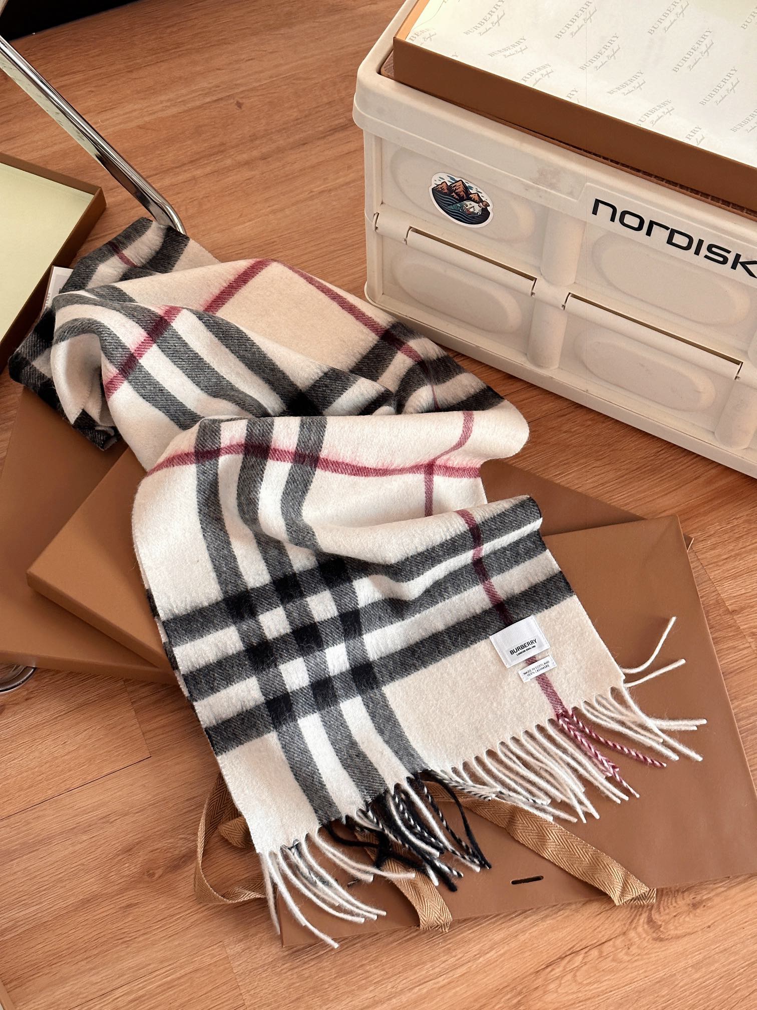 Burberry Haute Couture Silk Twill Scarf Shawl Ref.93B42DD9 9