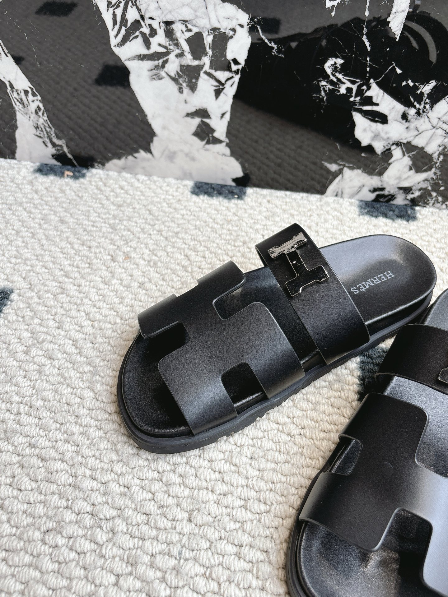 Hermès 男码+10 Hermes 爱马仕 2025新款二舅拖系列 一直都很火爆的二舅拖鞋 随意各种搭配都很棒