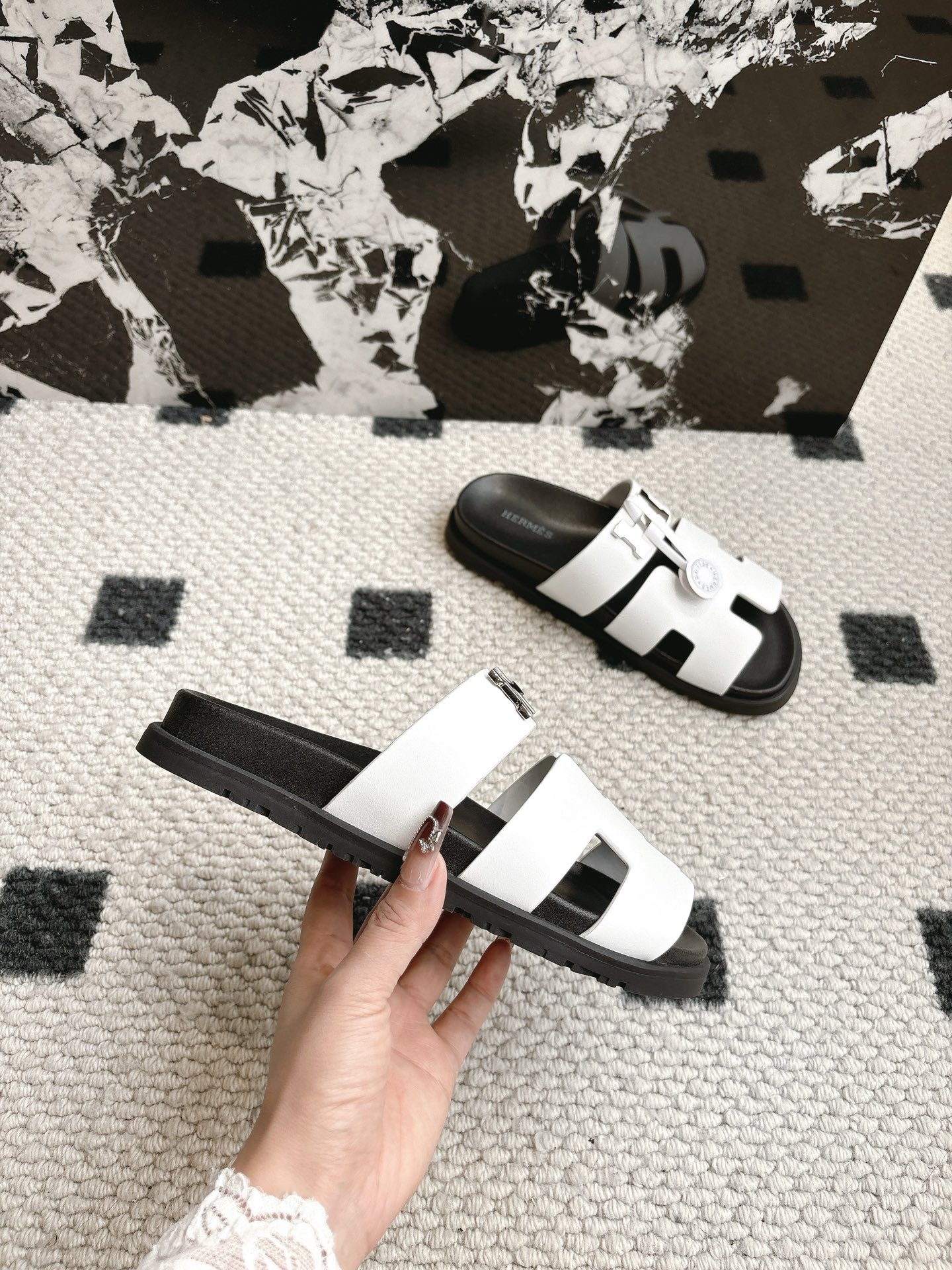 Hermès 男码+10 Hermes 爱马仕 2025新款二舅拖系列 一直都很火爆的二舅拖鞋 随意各种搭配都很棒