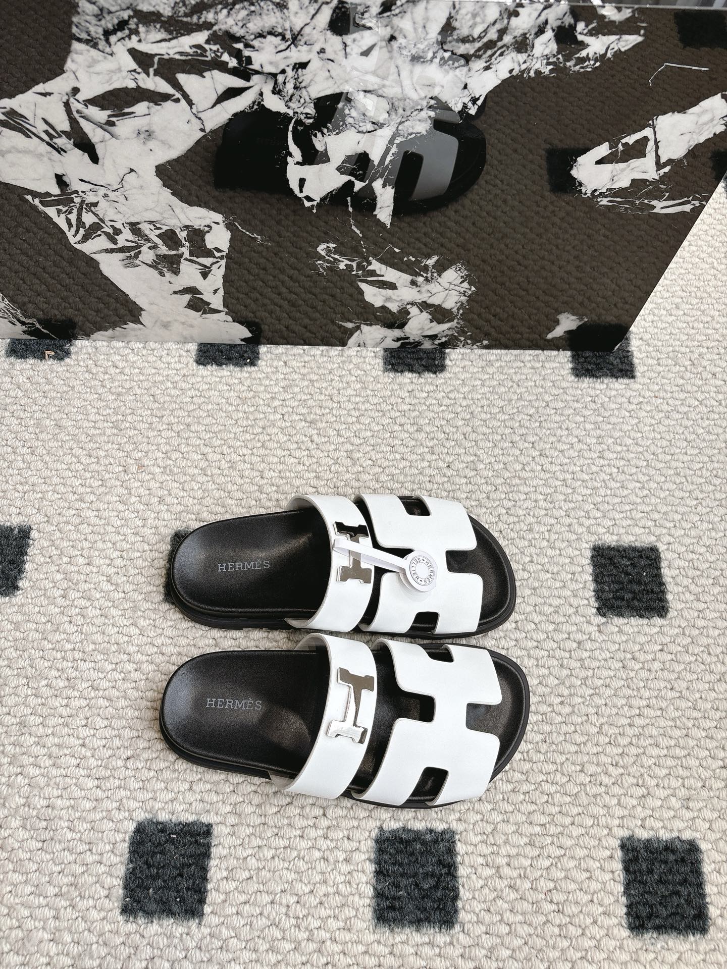 Hermès 男码+10 Hermes 爱马仕 2025新款二舅拖系列 一直都很火爆的二舅拖鞋 随意各种搭配都很棒