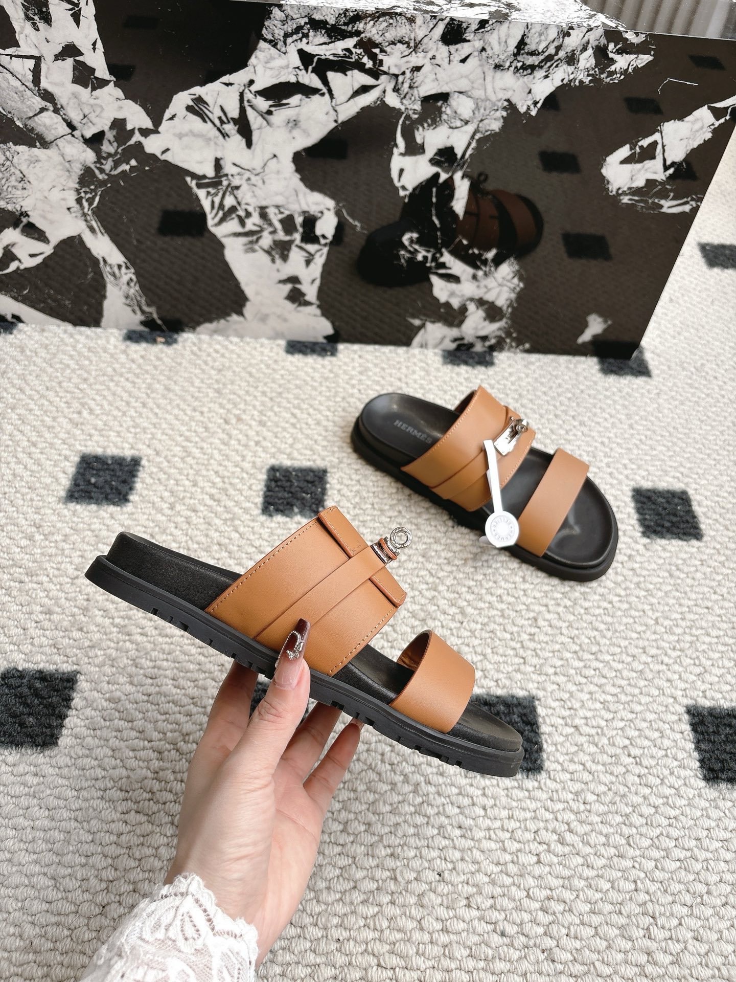 Hermès 男码+10 Hermes 爱马仕 2025新款二舅拖系列 一直都很火爆的二舅拖鞋 随意各种搭配都很棒