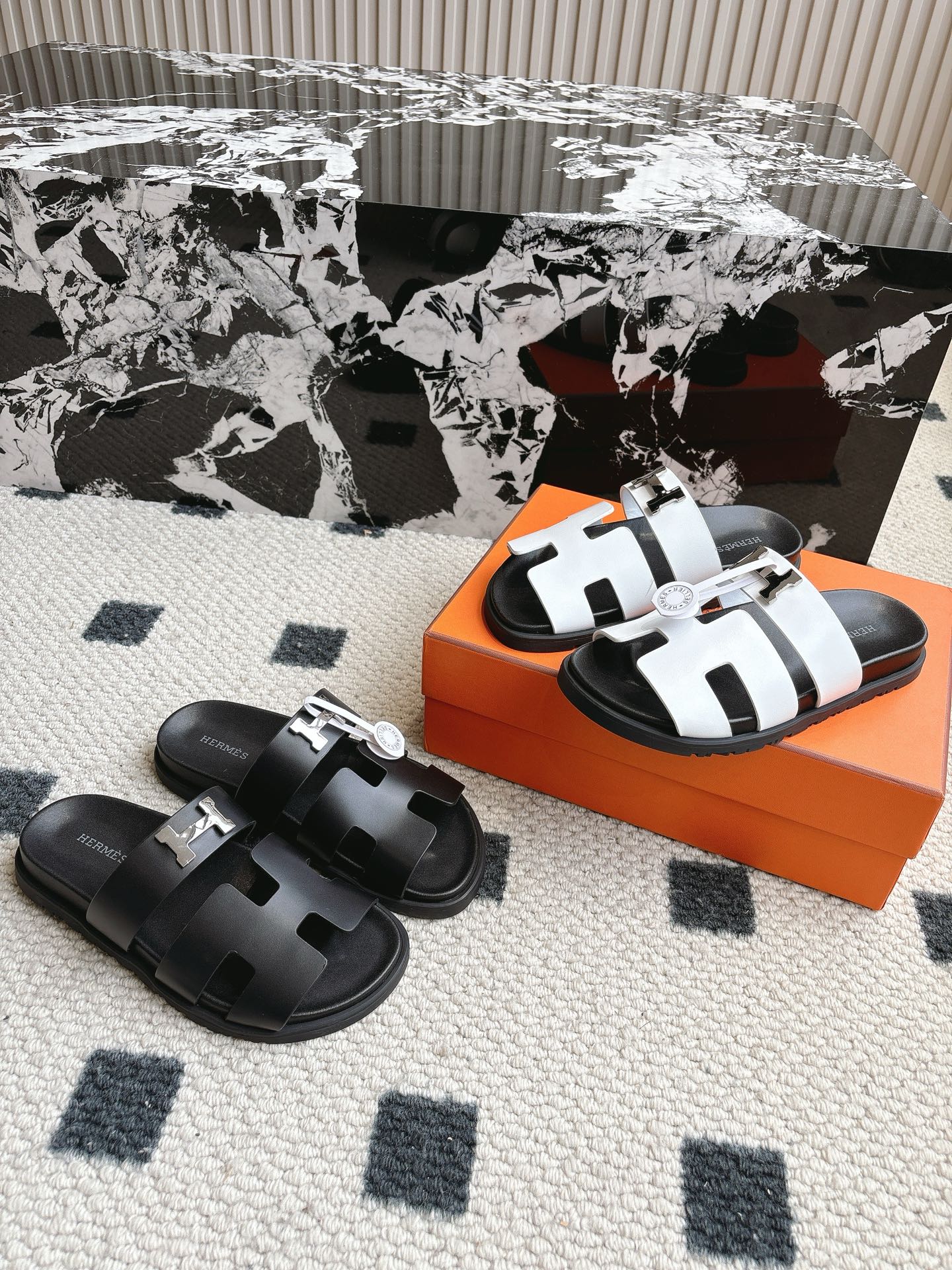 Hermès 男码+10 Hermes 爱马仕 2025新款二舅拖系列 一直都很火爆的二舅拖鞋 随意各种搭配都很棒