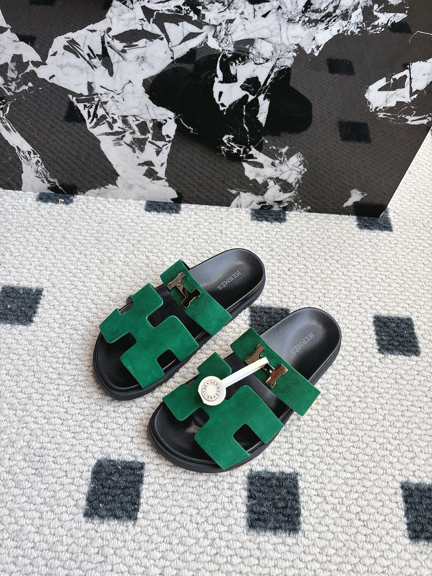 Hermès 男码+10 Hermes 爱马仕 2025新款二舅拖系列 一直都很火爆的二舅拖鞋 随意各种搭配都很棒