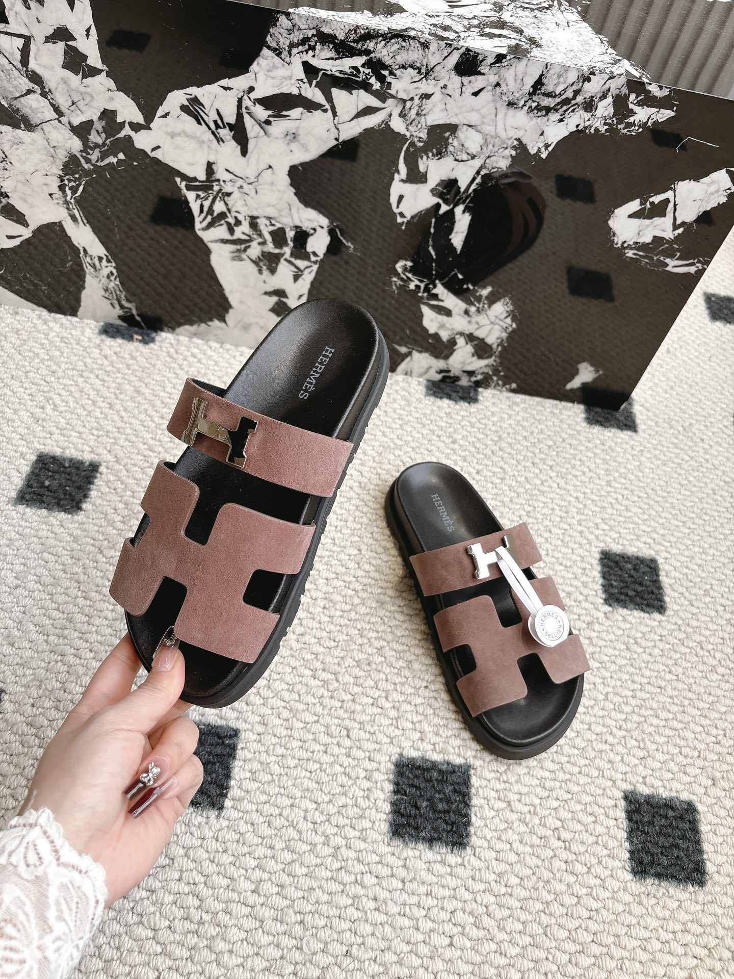 Hermès 男码+10 Hermes 爱马仕 2025新款二舅拖系列 一直都很火爆的二舅拖鞋 随意各种搭配都很棒