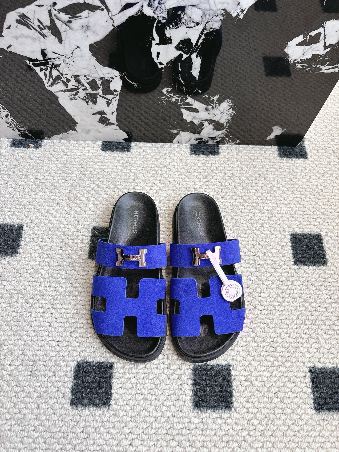 Hermès 男码+10 Hermes 爱马仕 2025新款二舅拖系列 一直都很火爆的二舅拖鞋 随意各种搭配都很棒