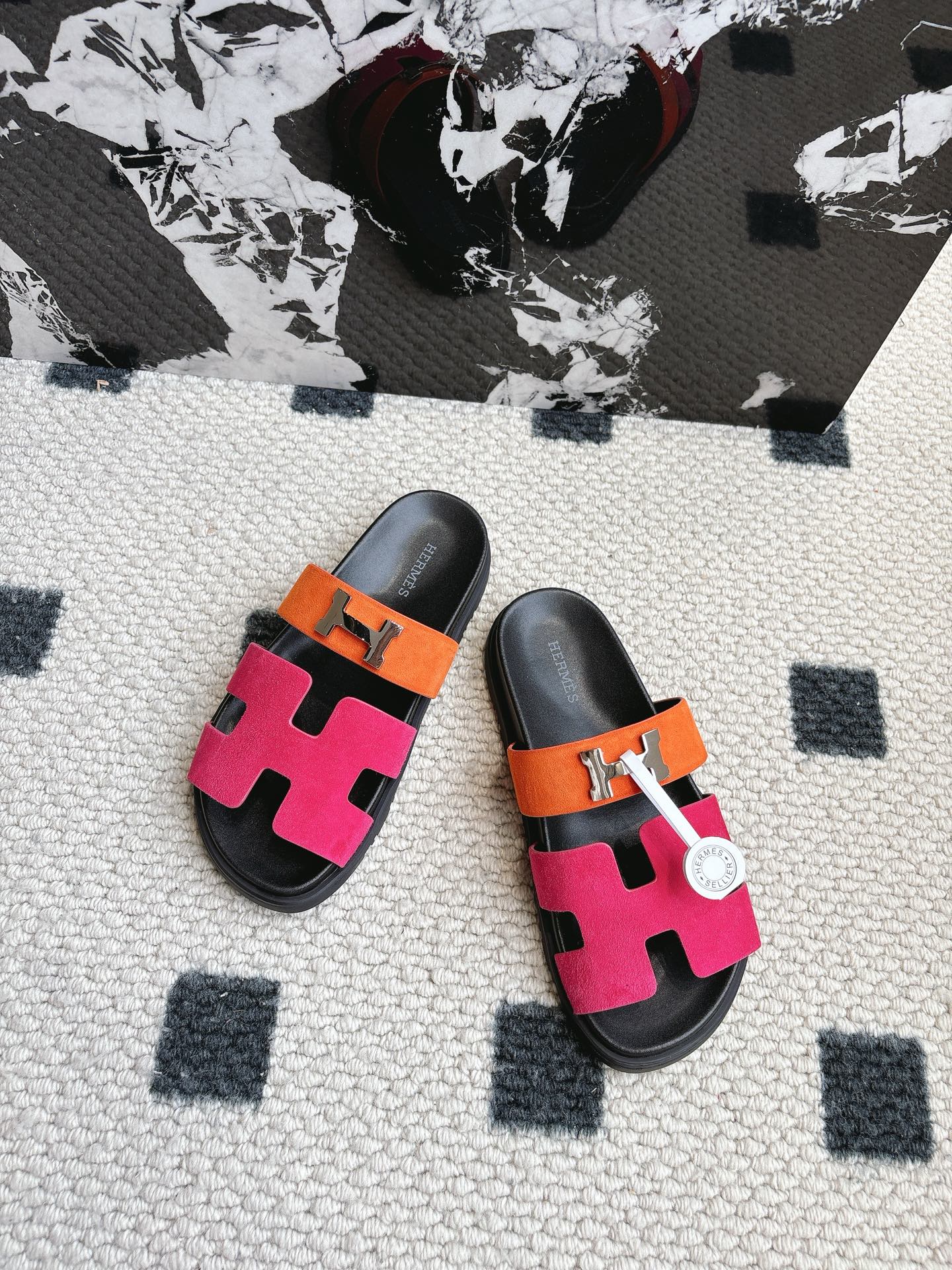 Hermès 男码+10 Hermes 爱马仕 2025新款二舅拖系列 一直都很火爆的二舅拖鞋 随意各种搭配都很棒
