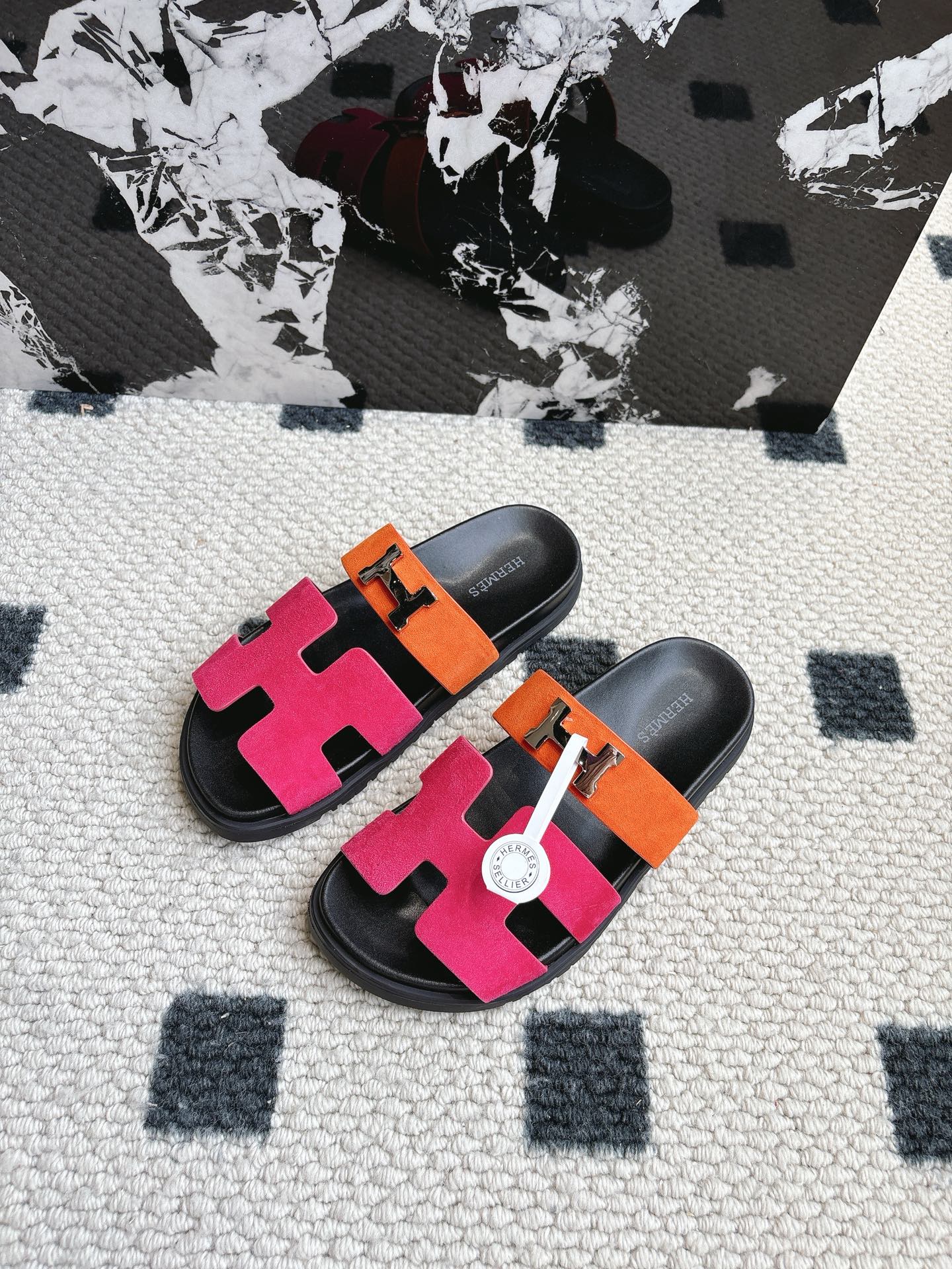 Hermès 男码+10 Hermes 爱马仕 2025新款二舅拖系列 一直都很火爆的二舅拖鞋 随意各种搭配都很棒