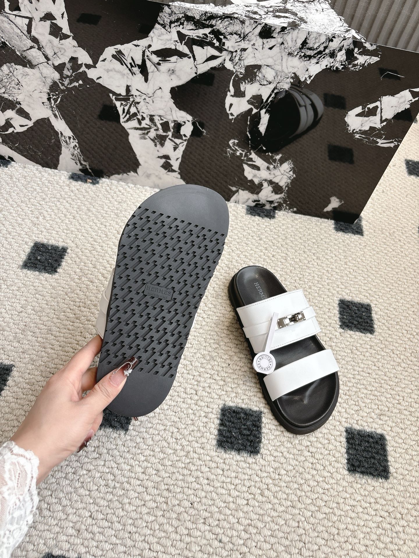 Hermès 男码+10 Hermes 爱马仕 2025新款二舅拖系列 一直都很火爆的二舅拖鞋 随意各种搭配都很棒