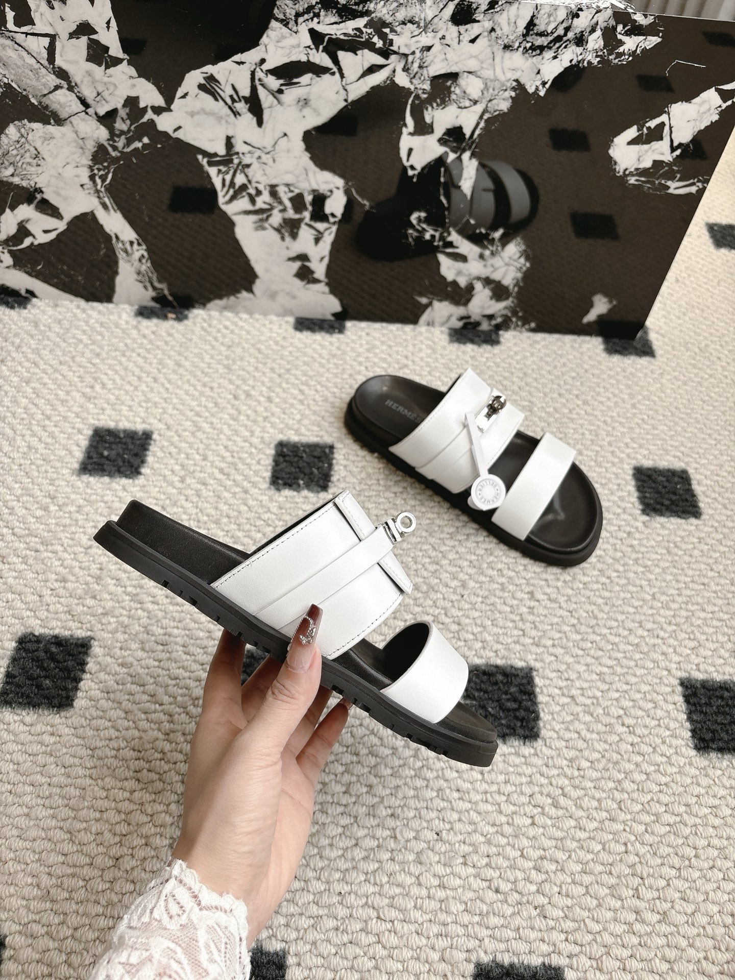 Hermès 男码+10 Hermes 爱马仕 2025新款二舅拖系列 一直都很火爆的二舅拖鞋 随意各种搭配都很棒