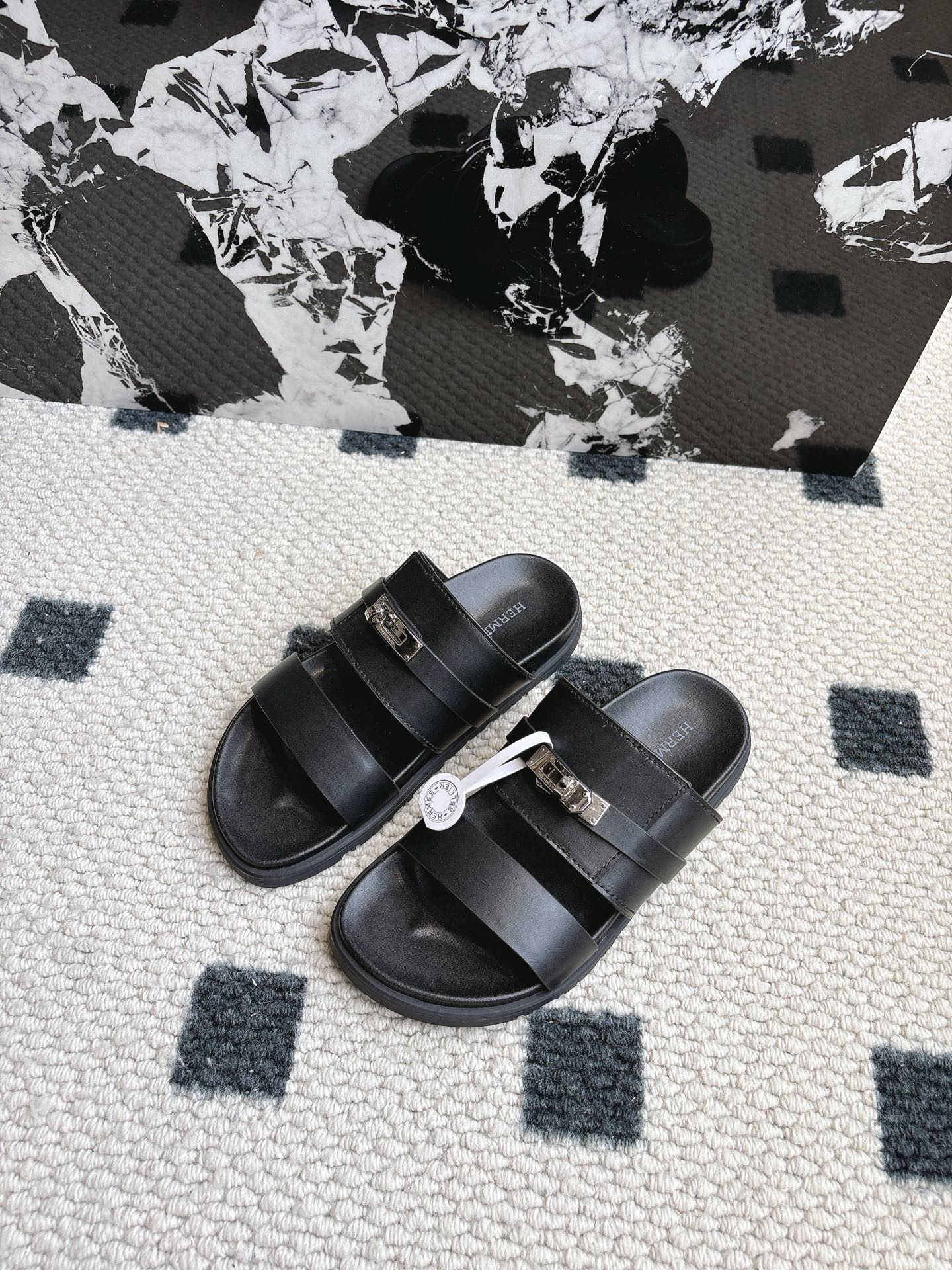 Hermès 男码+10 Hermes 爱马仕 2025新款二舅拖系列 一直都很火爆的二舅拖鞋 随意各种搭配都很棒