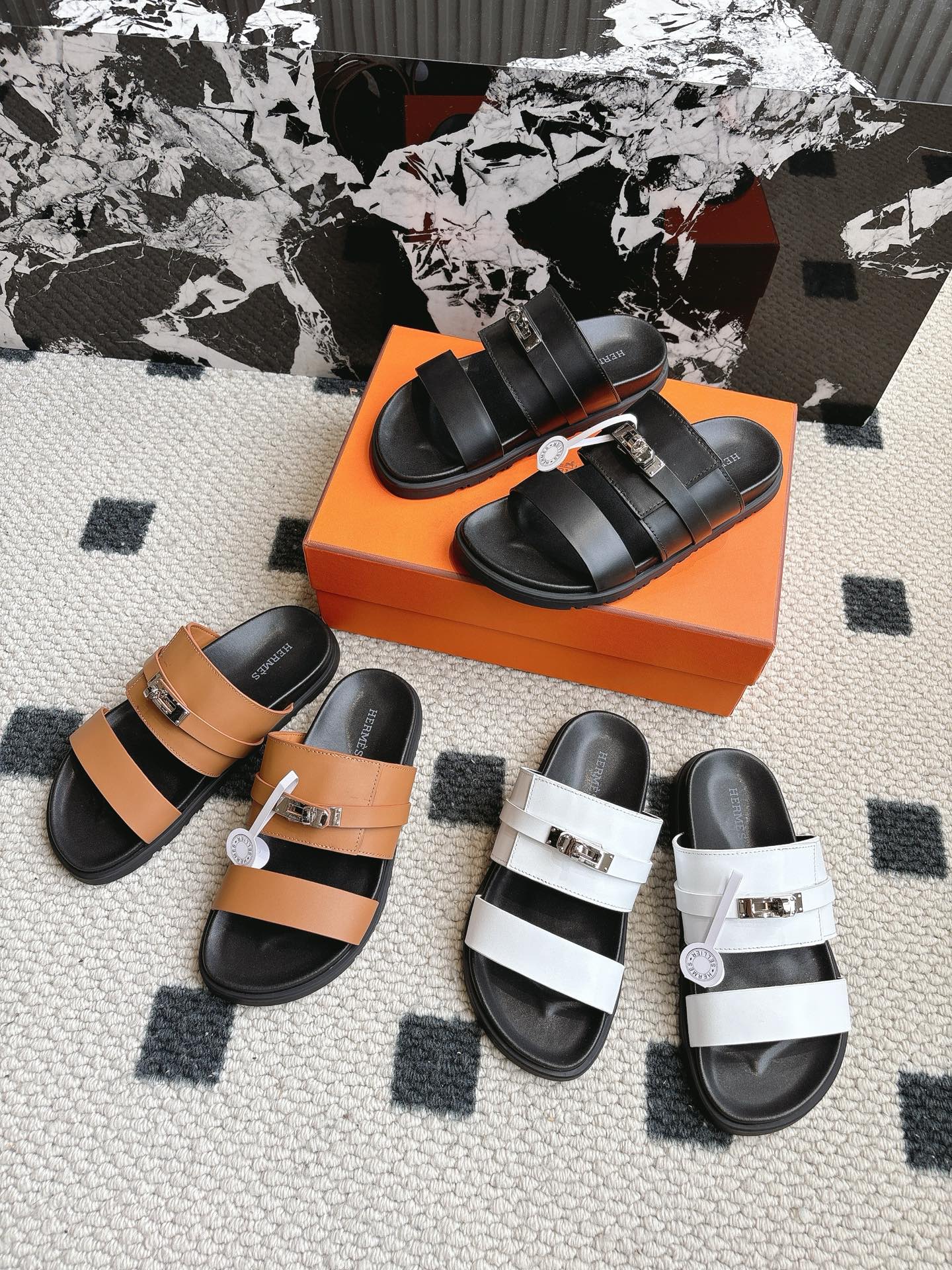 Hermès 男码+10 Hermes 爱马仕 2025新款二舅拖系列 一直都很火爆的二舅拖鞋 随意各种搭配都很棒