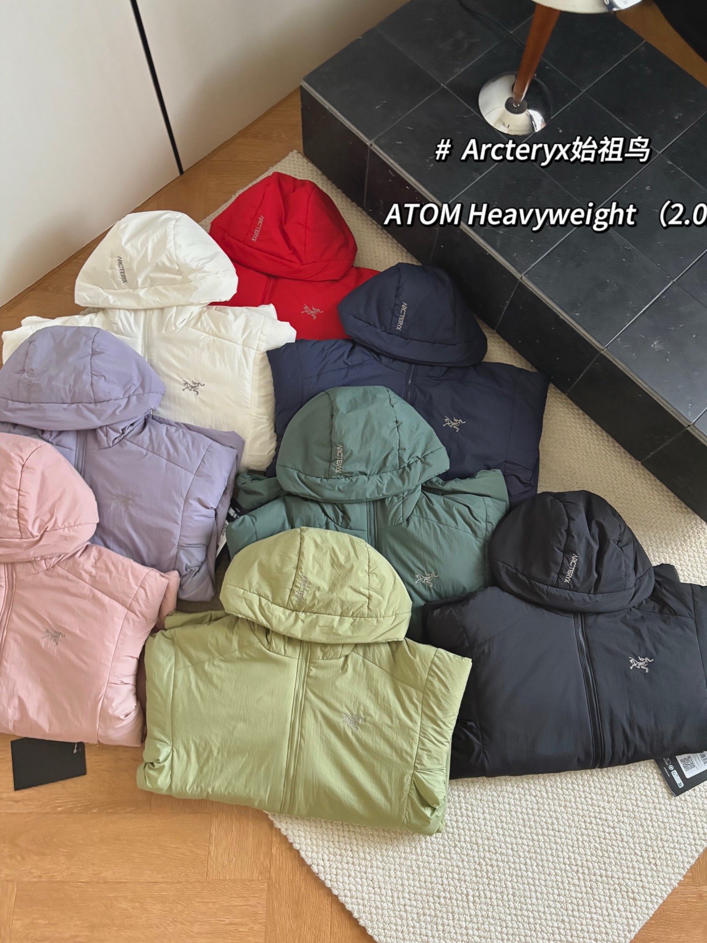 202506220 Arcteryx始祖鸟 ATOM Heavyweight 纯色Logo徽标防风防泼水保暖加厚适用-5°至10°连帽棉服