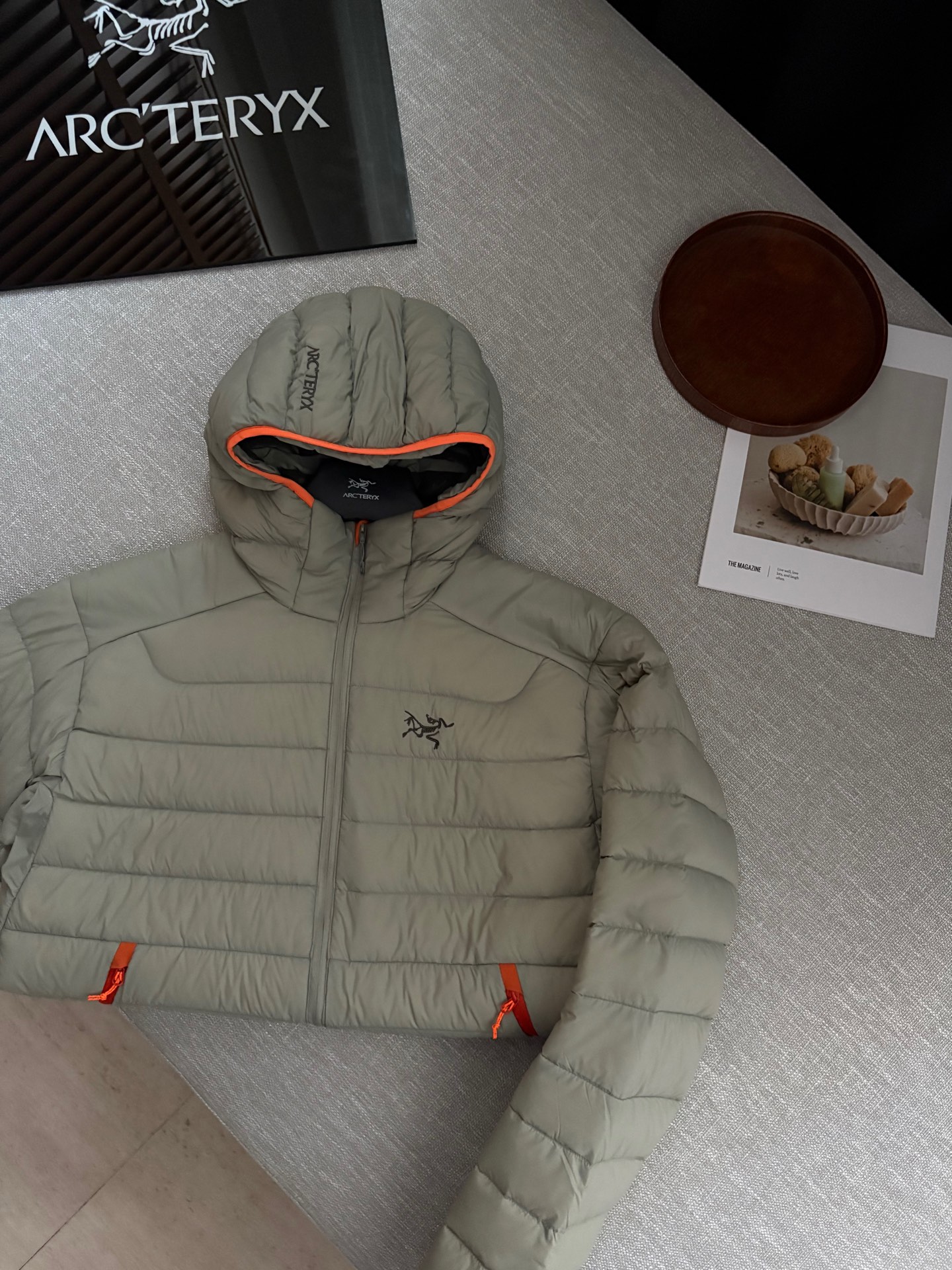 Arcteryx始祖鸟 Cerium 850蓬鹅绒纯色轻便防风保暖连帽羽绒服 @岩石绿