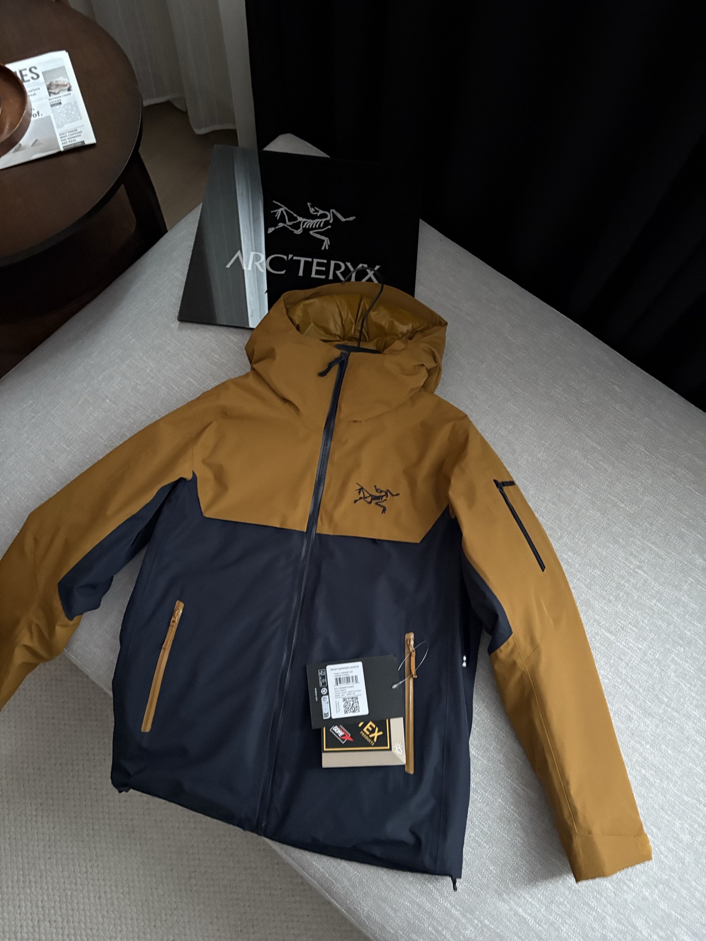 【小买菜】之育空黄细节图 顶级Arcteryx始祖鸟 Macai系列 Lightweight Jacket拉链连帽长袖纯色滑雪服外套羽绒服
