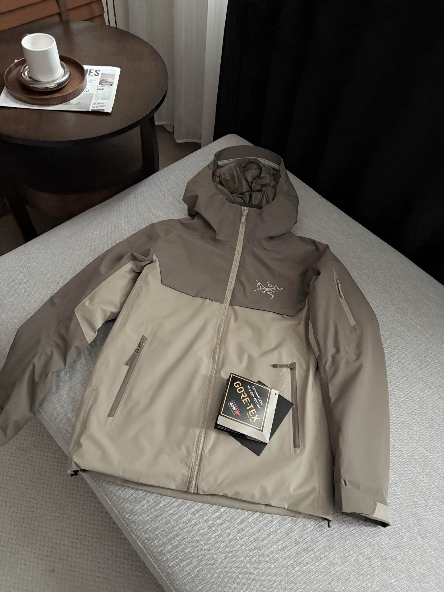 【小买菜】之浩渺灰细节图 顶级Arcteryx始祖鸟 Macai系列 Lightweight Jacket拉链连帽长袖纯色滑雪服外套羽绒服