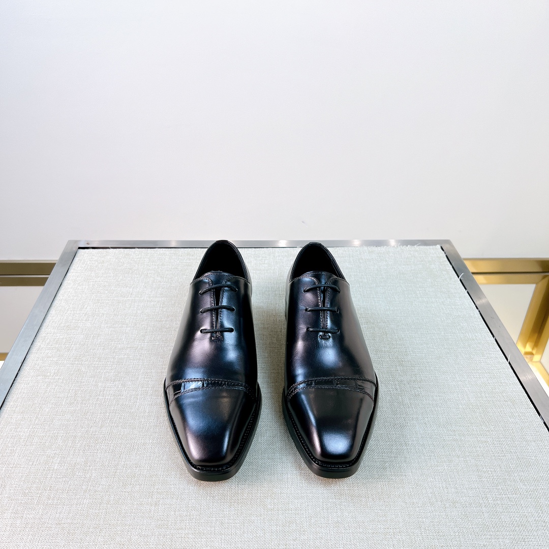 NO:679541,[Imported French cowhide and crocodile leather] Condensing noble quality, perfectly demonstrating shoemaking expertise and exquisite craftsmanship, encountering the ingenuity of gentleman's shoes and tracing their origins. The perfect shape is sublimated and cast, condensing the complex processes behind time. Ingenious craftsmanship blooms here. Formal wear and leisure release life style. Luxury and leisure are integrated. Handmade leather sole 39-44 (38,45),,cowhide19860909【进口法国牛皮拼鳄鱼皮】 凝炼尊贵品质,完美彰显制鞋专业和精湛工艺, 邂逅绅士鞋履的匠心溯源 完美形廊升华铸就 凝炼时光背后的复杂工序 匠心工艺于此耀眼绽放 正装及休闲释放生活格调 奢华休闲于一体 手工皮底 39-44（38,45）,,cowhide,Men's shoes