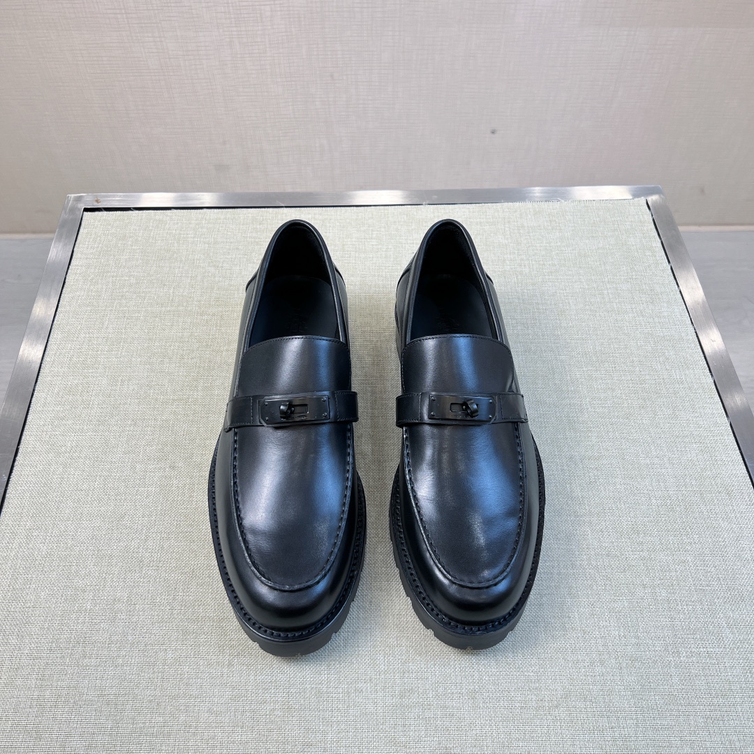 NO:679880,[H*] Original order - (Purchasing agent level) Exclusive aristocrat - New business men's leather shoes, newly launched - Classic fashion design concept, creating a unique flavor - Upper material, original imported cowhide - Top grade cowhide for lining feet - Original private model customized three-layer combination outsole -Size 39-44 (38,45 customization is non-refundable and non-exchangeable) -,,cowhide19860909【H*】原单 -（代购 级别）专属贵族 -新品 商务男士皮鞋,重磅推出 -经典时尚设计的理念,创造出具有独特风味 -鞋面材质,原版进口牛皮 -内里垫脚顶级牛皮 -原版私模定制三层组合大底 -Size 39-44（38,45定制不退不换） -,,cowhide,Men's shoes