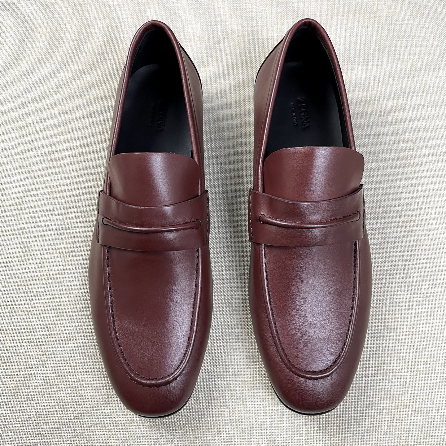 NO:866761,[Z*] Original order New product - High-end quality - Original imported calfskin - Top-grade cowhide is used for the inner feet - Original genuine leather outsole - High-quality leather surface matched with original fasteners, full of charm -Size 39-44 (38, 45, 46 customized, non-returnable and non-exchangeable) -,,cowhide,Leather soles19860909【Z*】原单 新品 -高端品质 -原版进口小牛皮 -内里垫脚均用顶级牛皮 -原版真皮大底 -优质的皮面与原单的扣件搭配,魅力十足 -Size 39-44（38,45,46 定制不退不换） -,,cowhide,Leather soles,Men's shoes
