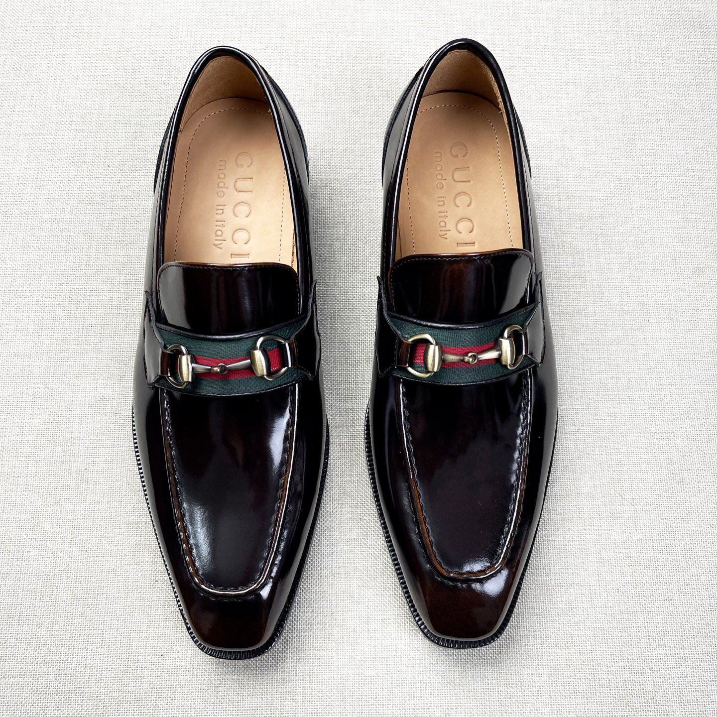 NO:679599,[G*] Original order - Purchasing agent level - G men's black Web GG pattern formal leather shoes - Upper material, imported polished cowhide with classic double G original fasteners - Inner foot pads are all made of imported cowhide - Original customized leather outsole, -Size 39-44 (38, 45, 46 customized, non-refundable and non-exchangeable) -,,cowhide,Leather soles19860909【G*】原单 -代购级别 -G男士黑色Web GG图案 正装皮鞋 -鞋面材质,进口擦色牛皮搭配经典双G原单扣件 -内里垫脚 均用进口牛皮 -原版定制真皮大底, -Size 39-44（38,45,46订制不退不换） -,,cowhide,Leather soles,Men's shoes