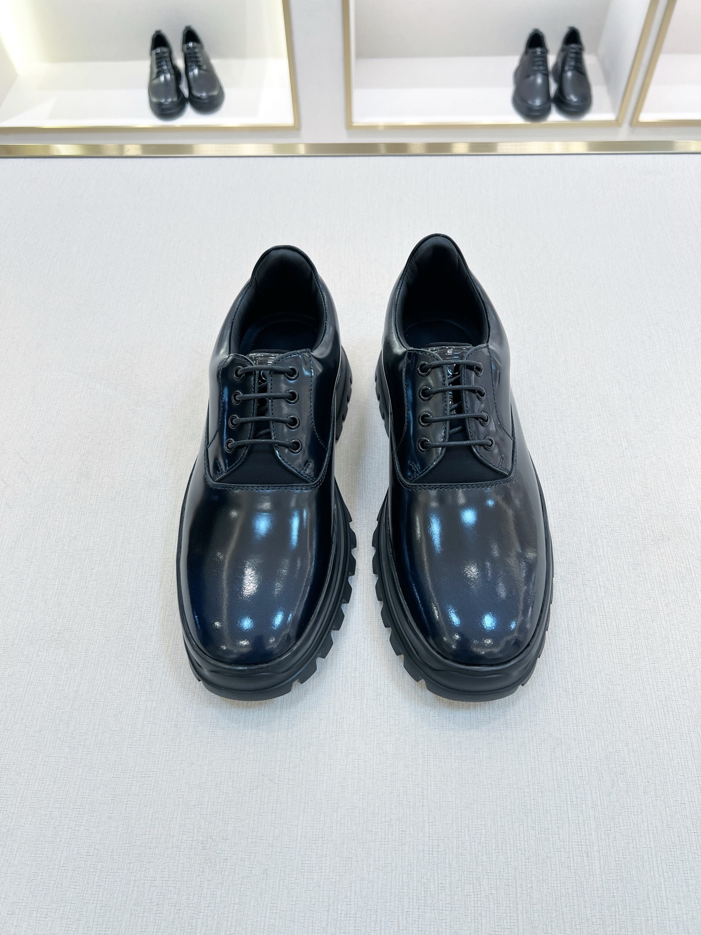 NO:679795,[F*] Original order - Purchasing agent level - Casual men's shoes - Upper material - Imported cowhide - Inner foot pads are all water-dyed cowhide - Original customized foam outsole, -Size 39-44 (38,45, customization is non-returnable and non-exchangeable) -,,cowhide19860909【F*】原单 -代购级别 -休闲男士鞋 -鞋面材质 -进口牛皮 -内里垫脚 均用水染牛皮 -原版定制泡发大底, -Size 39-44（38,45,订制不退不换） -,,cowhide,Men's shoes