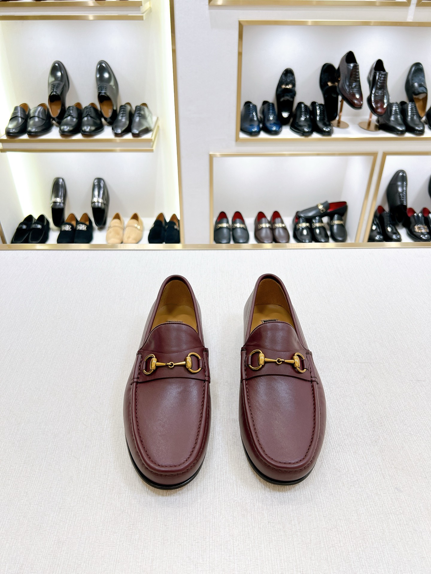 NO:773972,[G*] Original order, high-end quality - New loafers, - Material - Original imported calfskin - Inner foot pads, water-dyed cowhide - Original genuine leather outsole - Classic fasteners, definitely one of the highlights. Match as you like Size 39-44 (38, 45, 46 customized, non-refundable) -,, loafers, cowhide, Leather soles19860909【G*】原单 高端品质 -新品乐福鞋, -材质-原版进口小牛皮 -内里垫脚 水染牛皮 -原版真皮大底 -经典的扣件,绝对是亮点之一.随意搭配 Size 39-44（38,45,46定制不退不换） -,,loafers,cowhide,Leather soles,Men's shoes