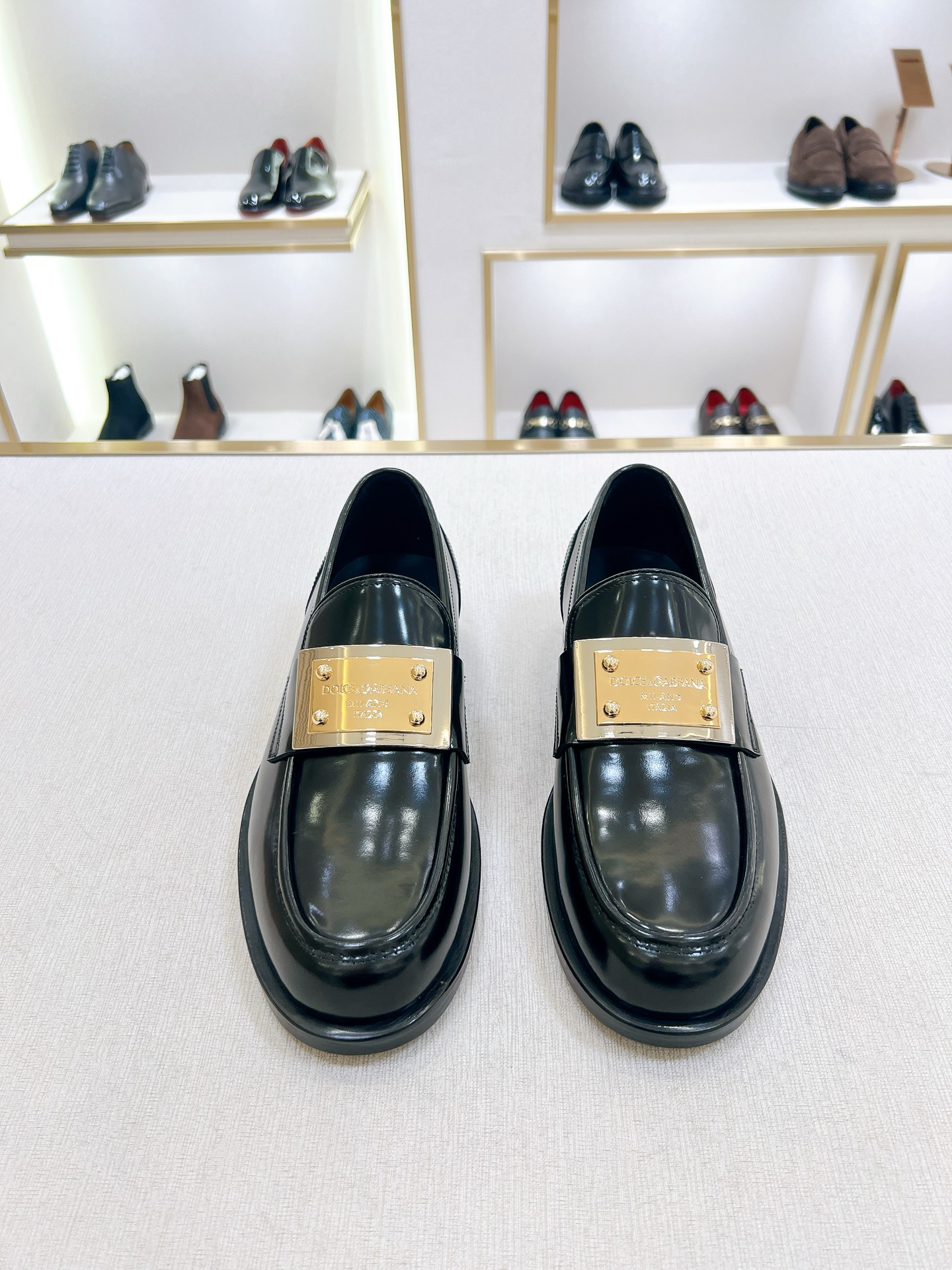 NO:828541,[DG*] Original order - high-end quality counter synchronization - latest - original imported calfskin - top-grade cowhide for the inner feet, - original custom-made leather outsole - high-quality leather surface matched with original fasteners, fashionable and luxurious -Size 39-44 (38, 45, 46 customized, non-refundable and non-exchangeable) -,,cowhide,Leather soles19860909【DG*】原单 -高端品质 专柜同步 -最新 -原版进口小牛皮 -内里垫脚均用顶级牛皮, -原版订制真皮大底 -优质的皮面与原单的扣件搭配,时尚,奢华 -Size 39-44（38,45,46定制不退不换） -,,cowhide,Leather soles,Men's shoes