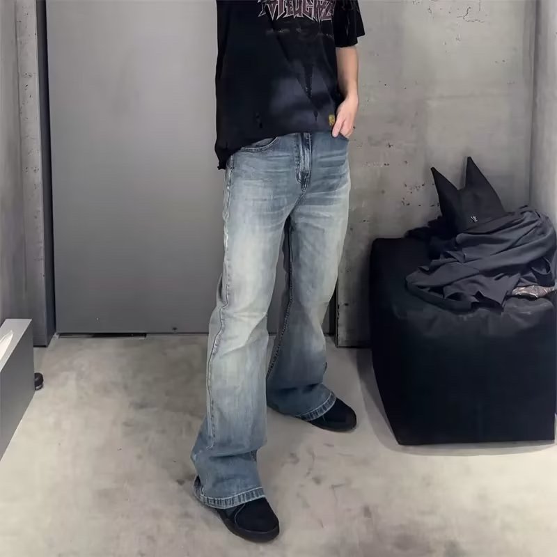 💰108款号213
  Balenciaga/巴黎世家牛仔裤， 【男女同款】海外限量款纯色工装牛仔裤，简约大方日常通勤首选，辨识度更高，宽松廓型 ，男女都可驾驭， 重度洗水， 质感非常好 ，棉感十足， 实物质感极佳！
颜色：水洗蓝
尺码：s-xl