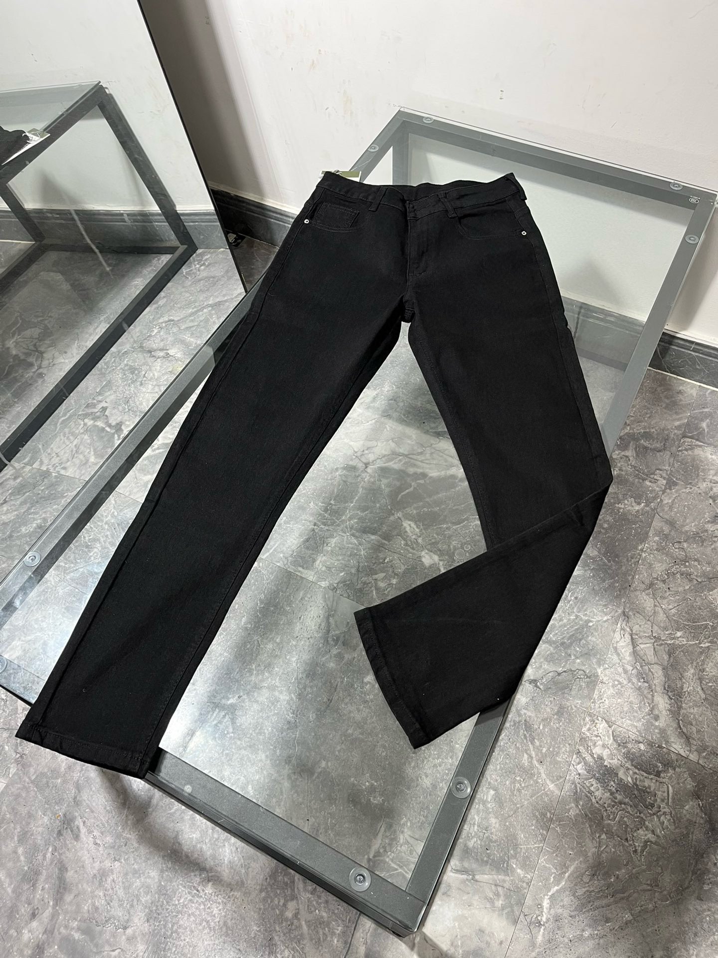 Prada 2024s Jeans: Original Water-Purification Fabric, Unique Design, Durable. - 图片 3