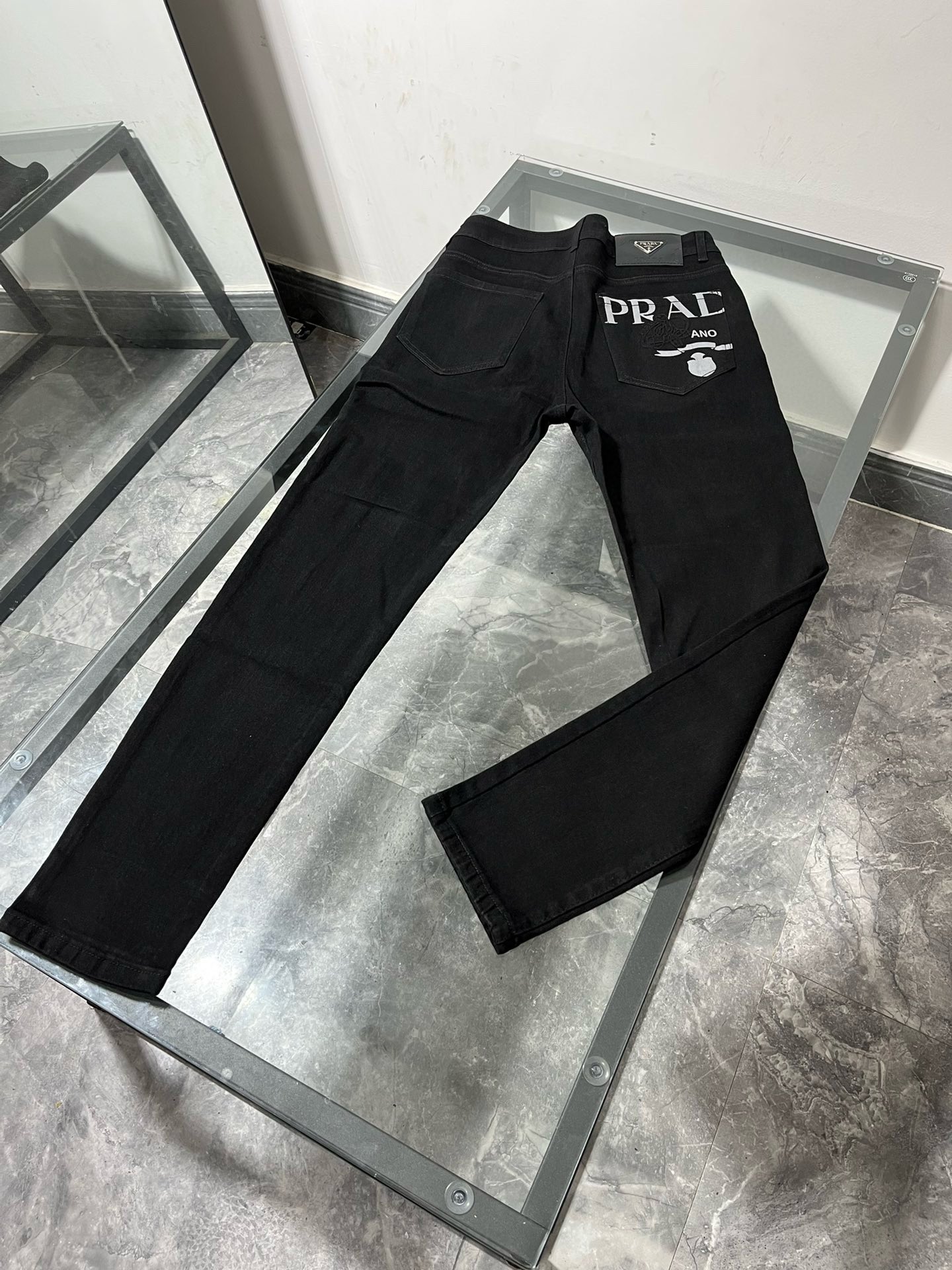 Prada 2024s Jeans: Original Water-Purification Fabric, Unique Design, Durable. - 图片 1