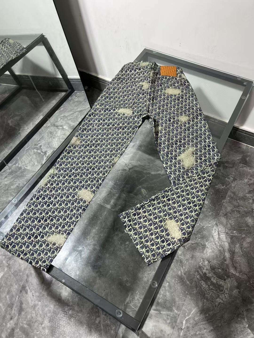 Premium Water-Purification Jeans for Autumn/Winter 2023: Quality Craftsmanship and Durability - 图片 1