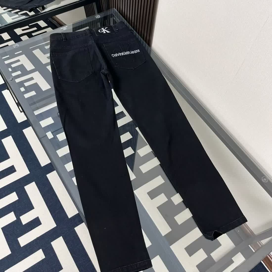 Luxurious CK Embroidered Black Jeans with High-end Details in Various Sizes - 图片 5