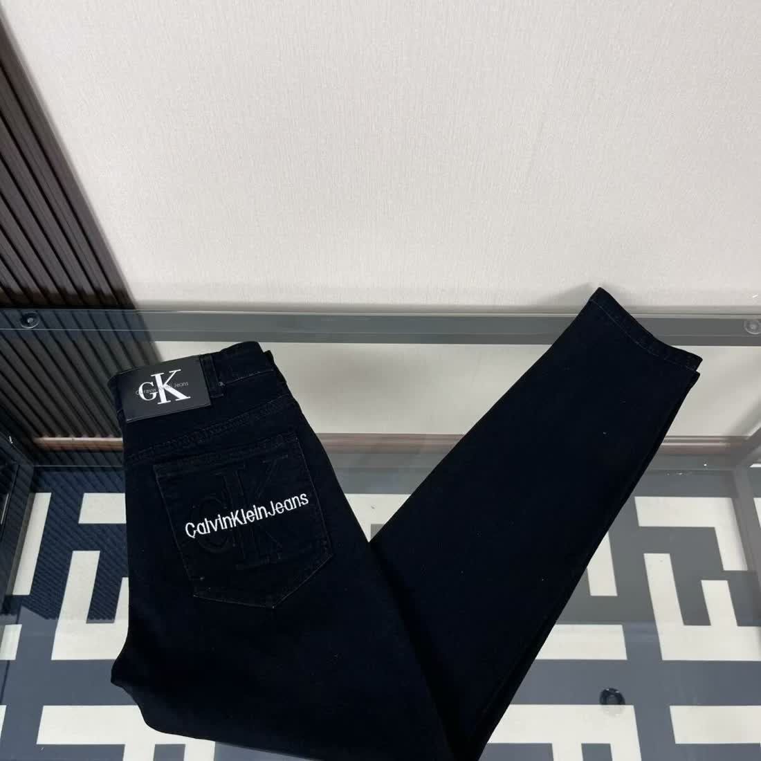 Luxurious CK Embroidered Black Jeans with High-end Details in Various Sizes - 图片 4