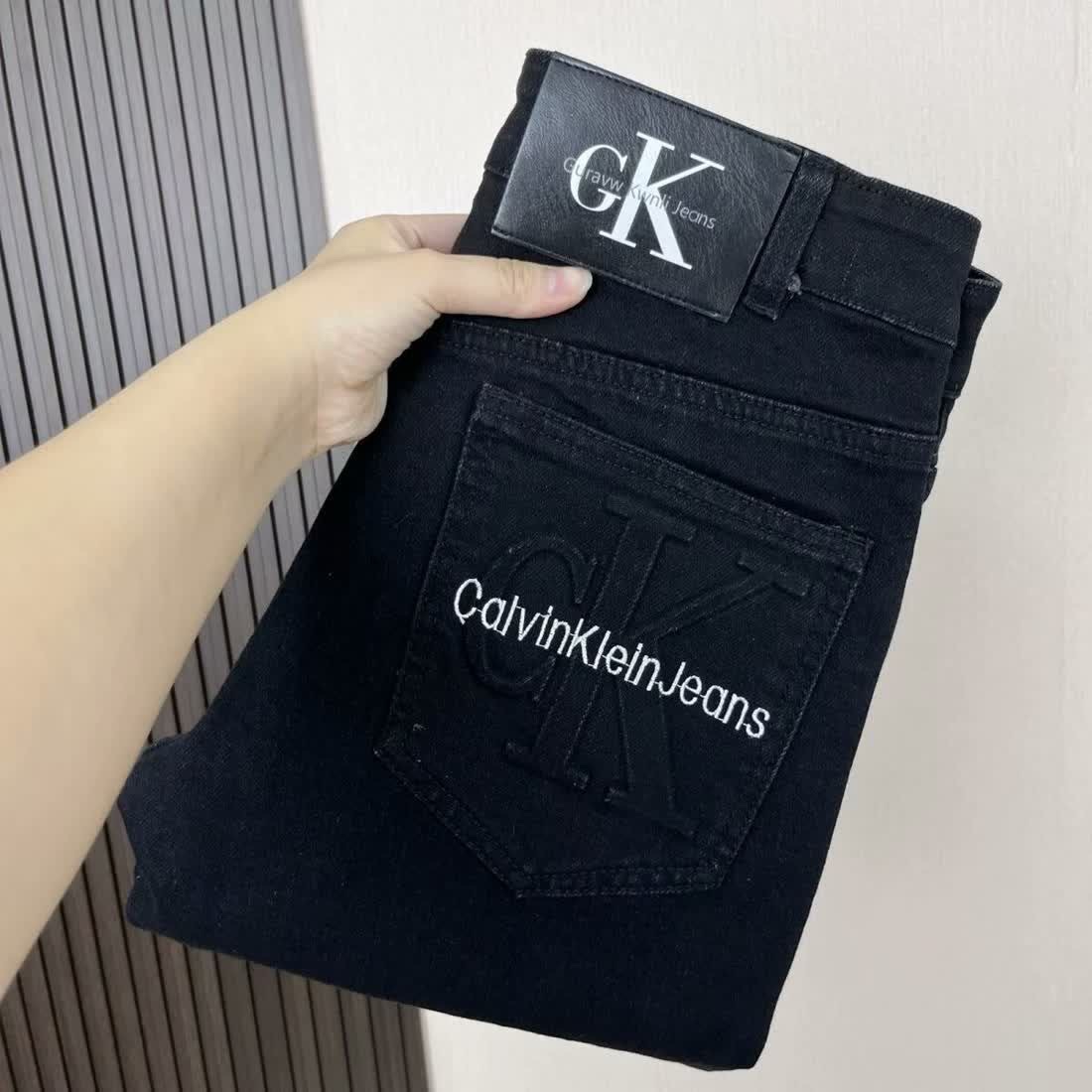 Luxurious CK Embroidered Black Jeans with High-end Details in Various Sizes - 图片 2