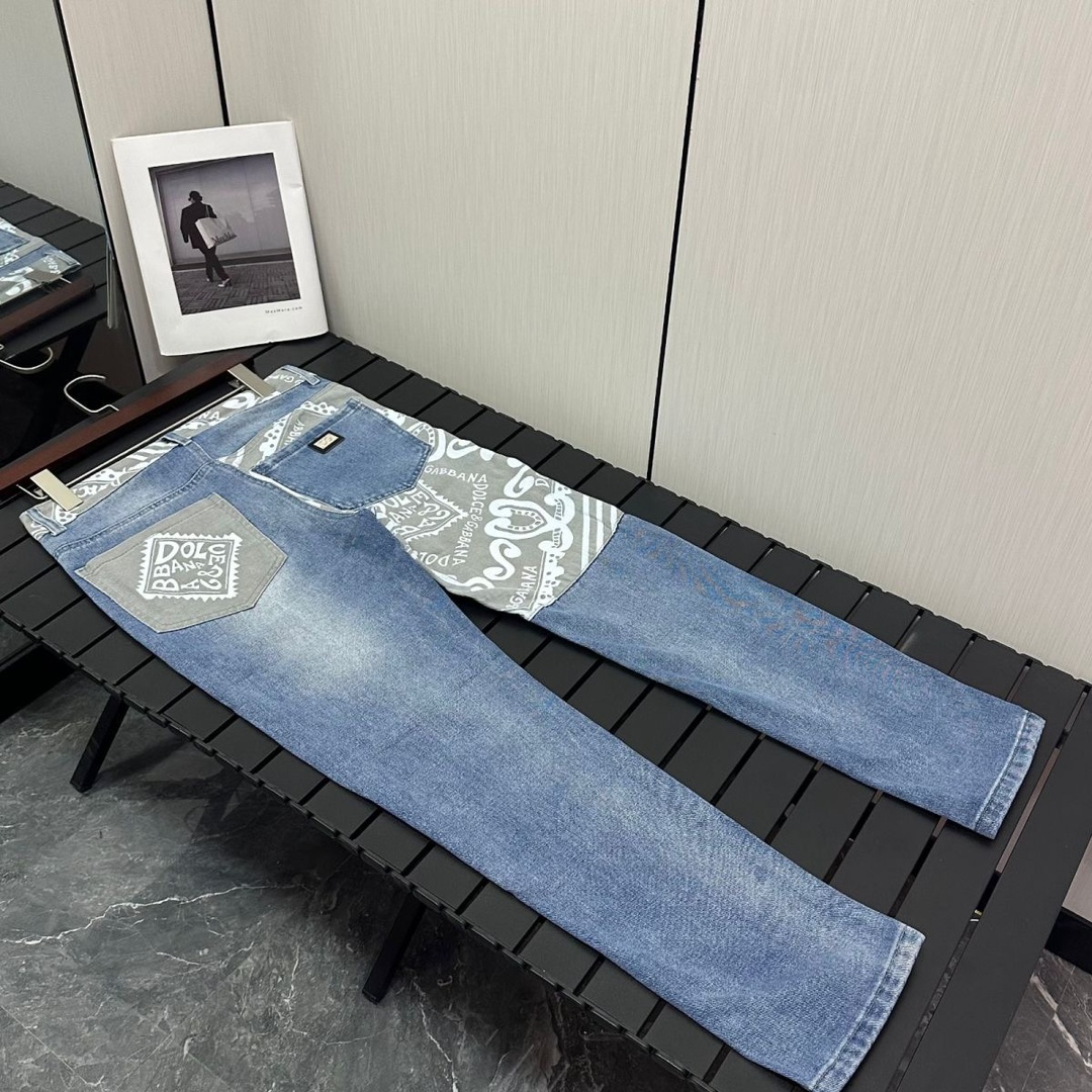 Luxurious DG Gold Embroidered Black Jeans for Spring and Summer Fashion - 图片 2
