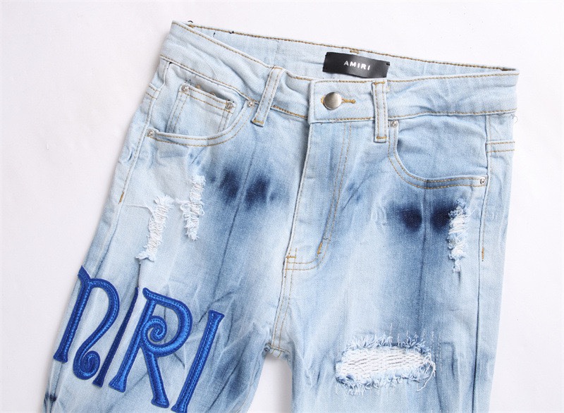 Autonomous AMIRI Embroidery Jeans: Hand-Coded Logo Buttons, Water Wash Blue, Sizes S-XL - 图片 3