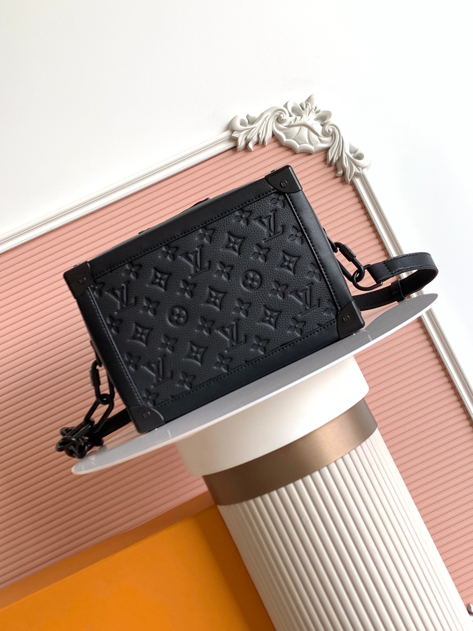 P550 chip top dinámico original M55700 en relieve M44478 presbicia M44730 flor negra El bolso Soft Trunk combina cuero …