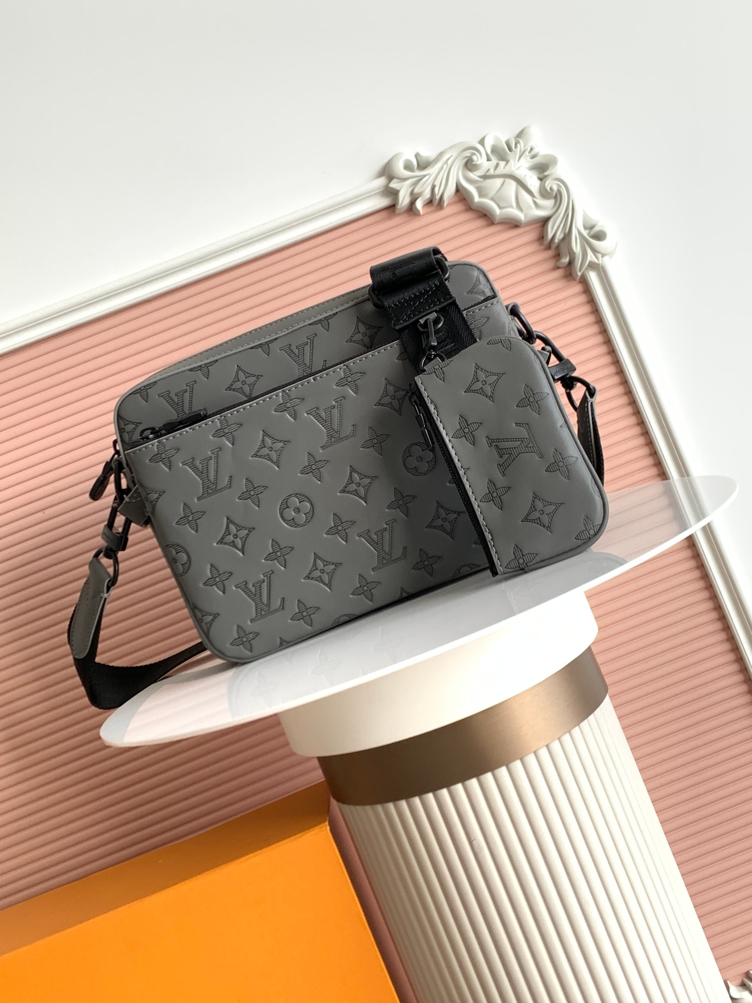 P530 chip top dinámico pedido original toma real exclusiva M46604 azul M46602 negro M46603 gris Este bolso bandolera Tr…