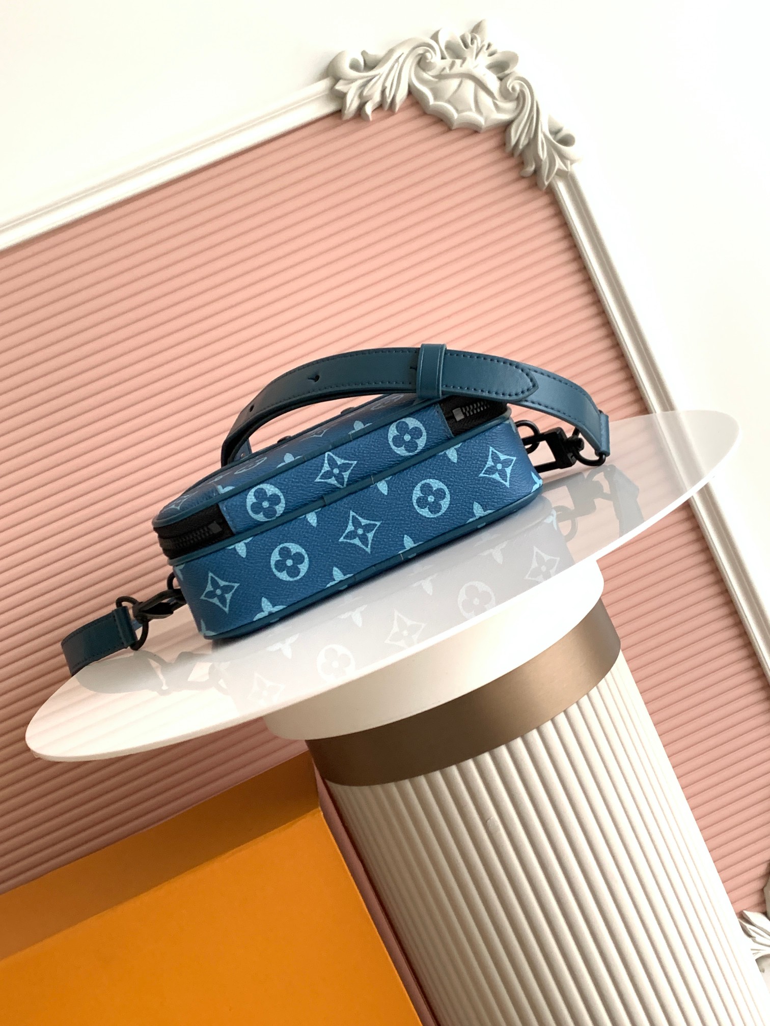 顶级原单 变码芯片 M82801蓝花 (皮肩带。)Nano Alpha 手袋为 Monogram Sha